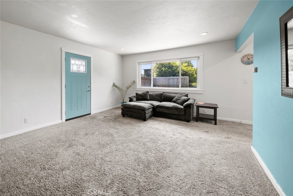 870 El Moro Avenue