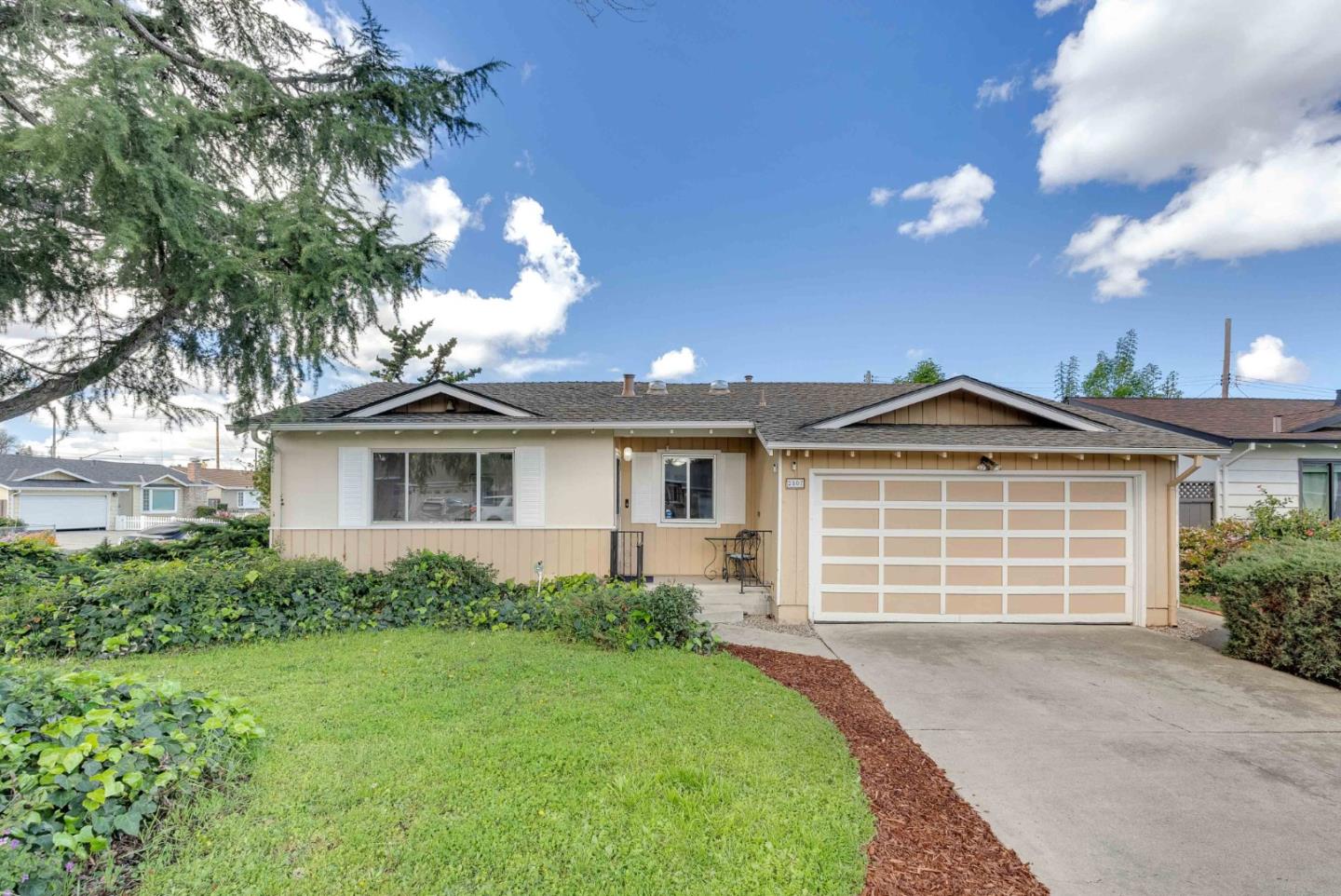 2507 Hart AVE