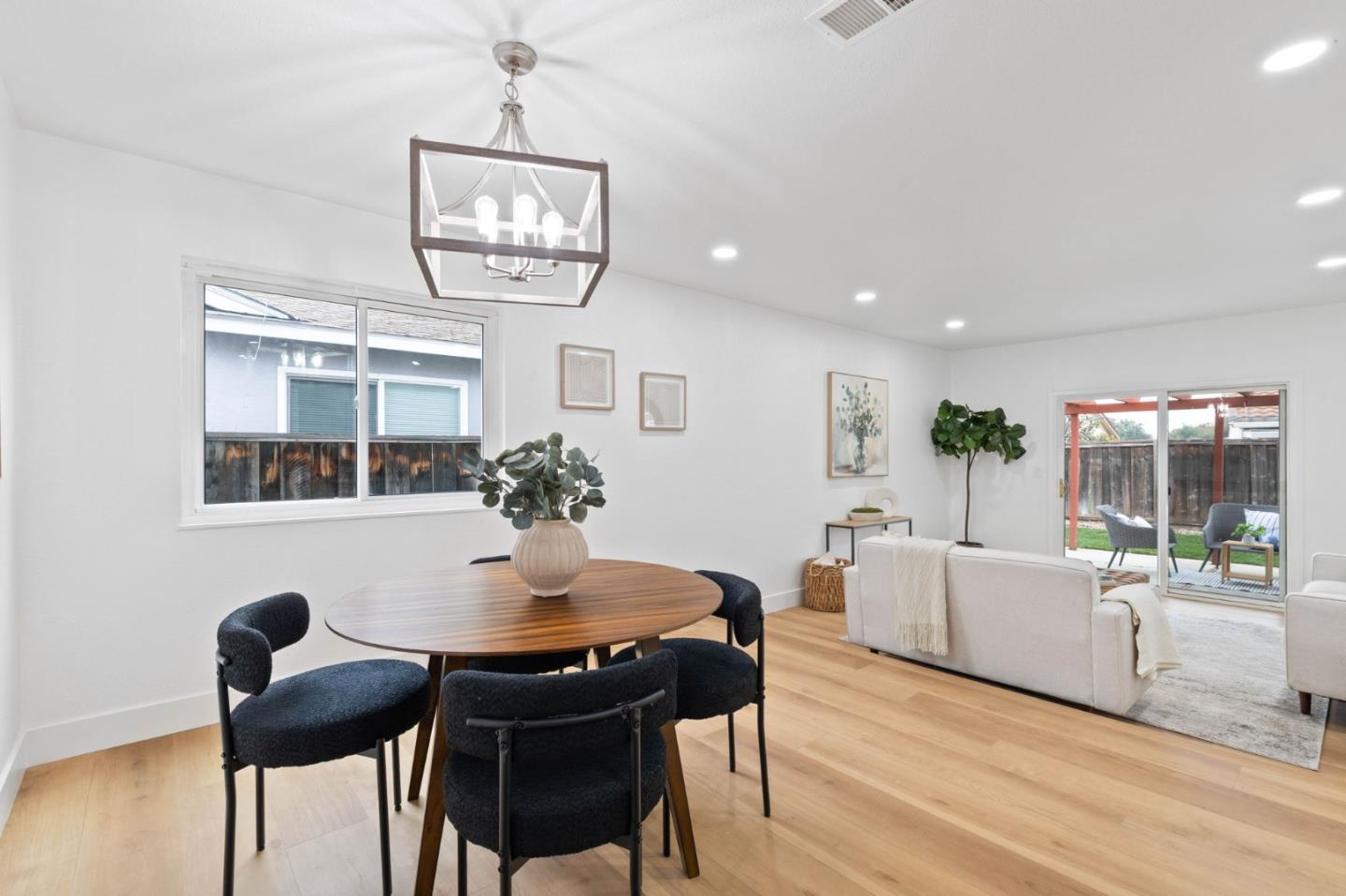 2271 Pumpherston Court