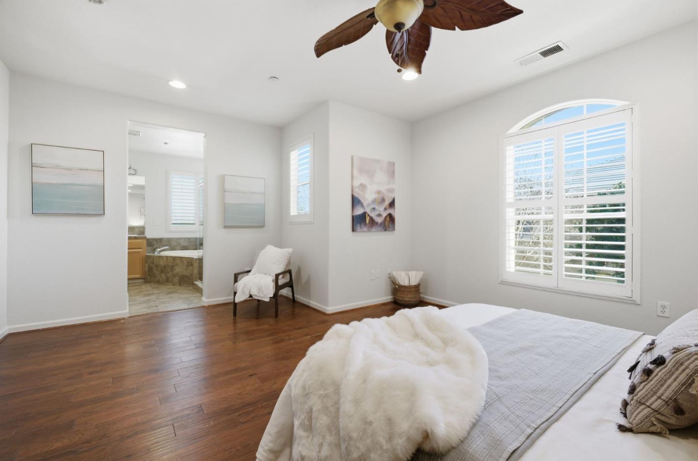 7942 English Oak Circle