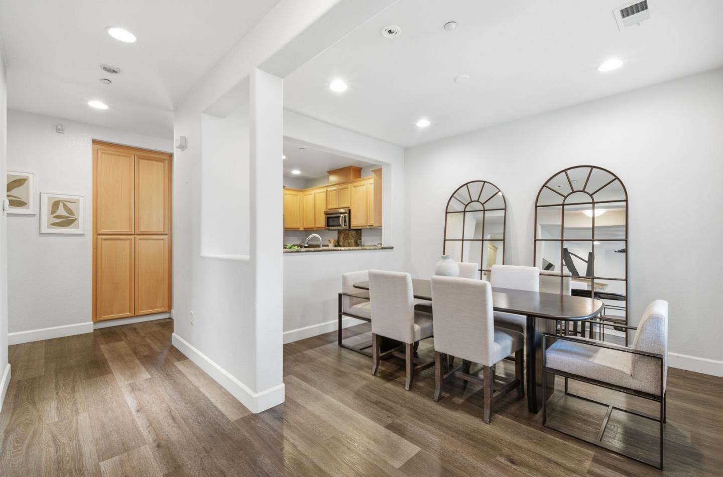 7942 English Oak Circle