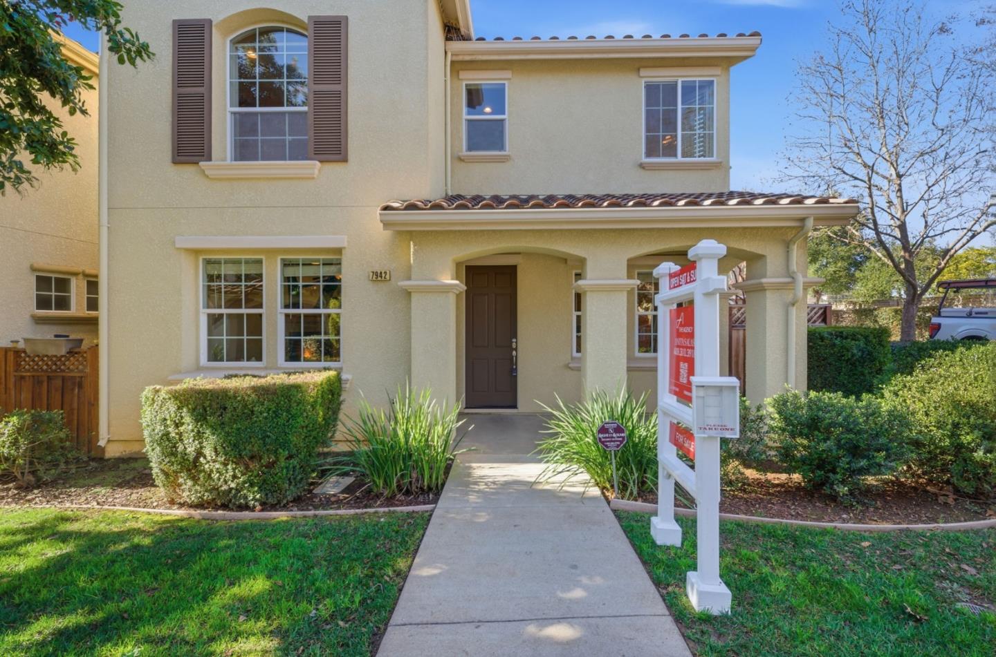 7942 English Oak Circle