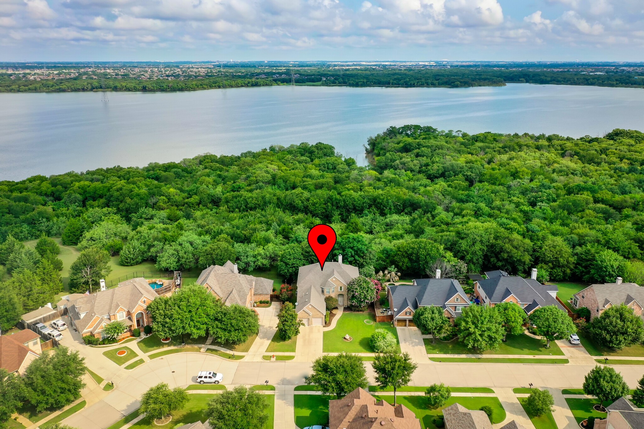 2456 Lakewood Drive