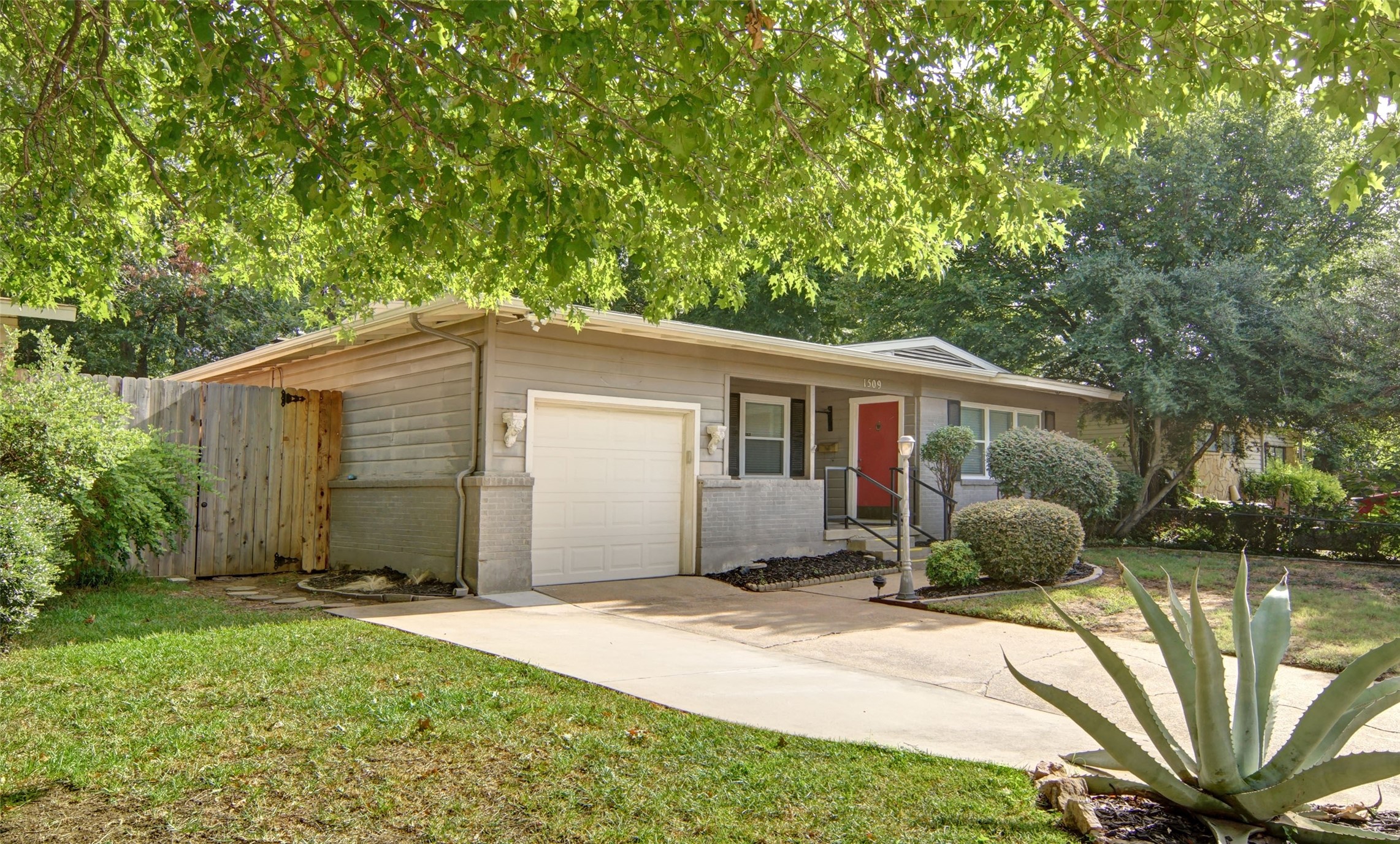 1509 Marshalldale Drive