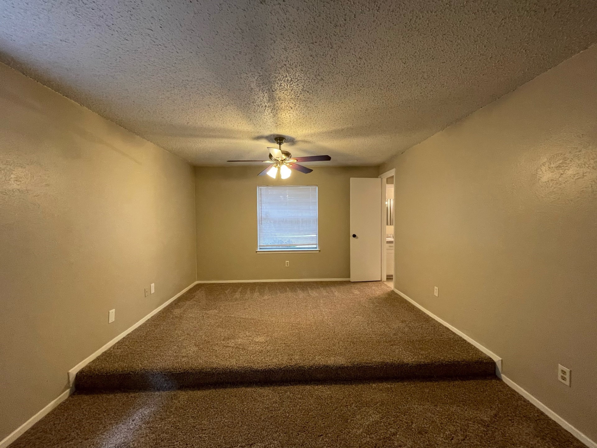 5500 Holly Trail