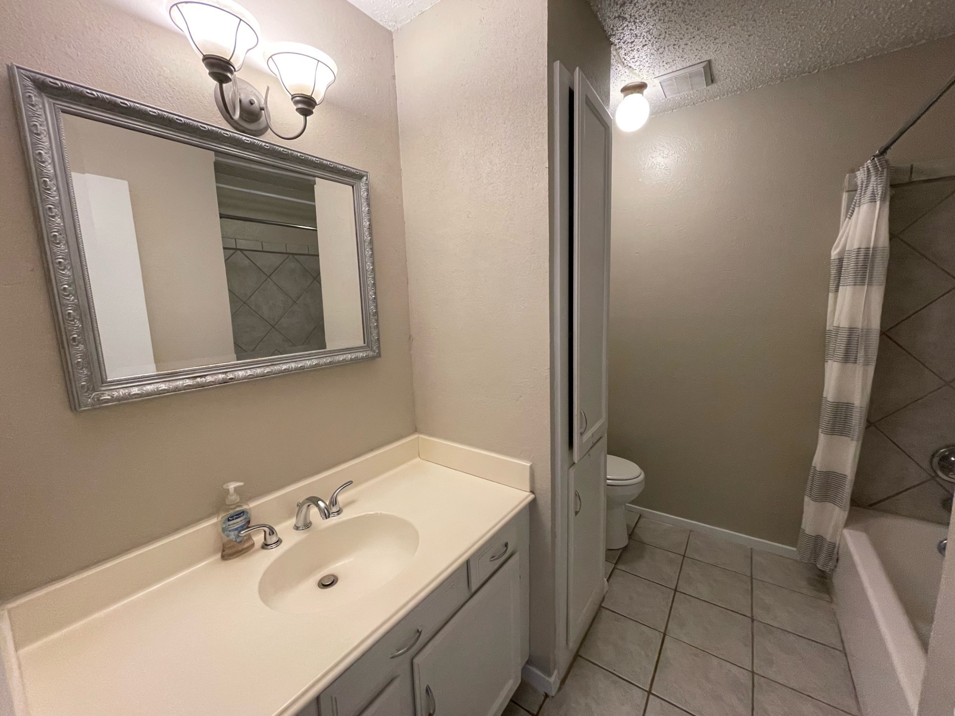 5500 Holly Trail