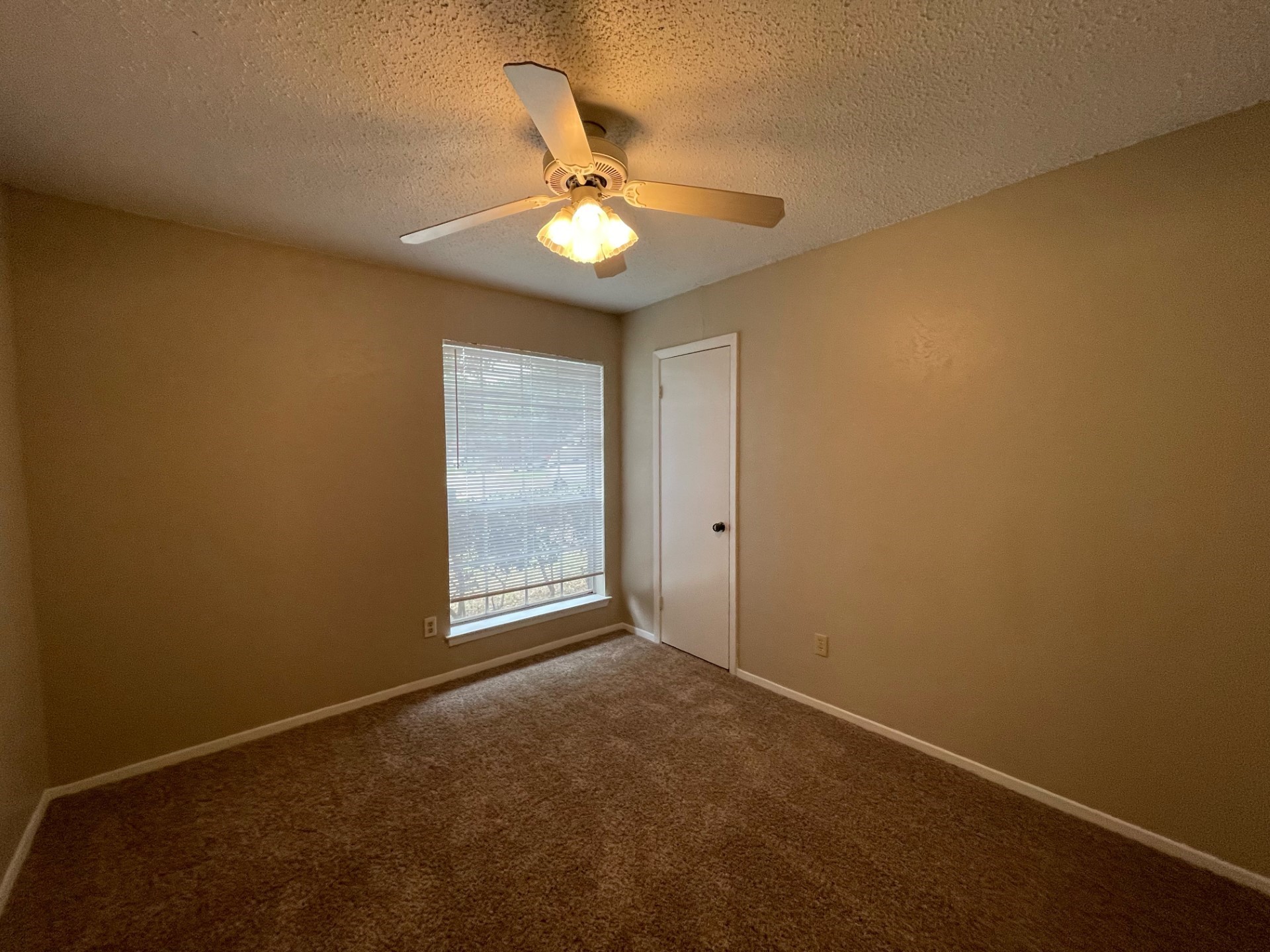 5500 Holly Trail
