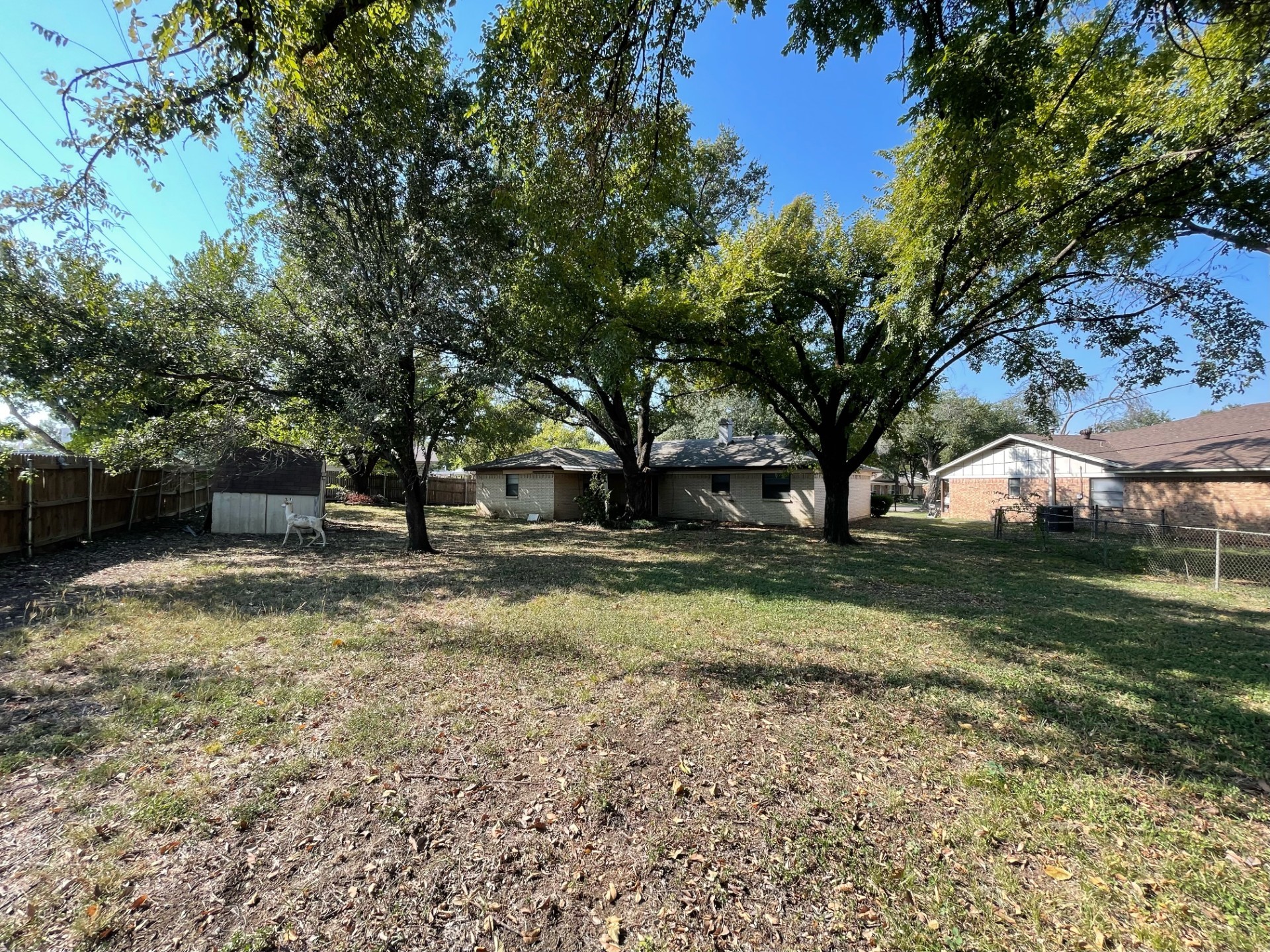 2111 Laura Lane