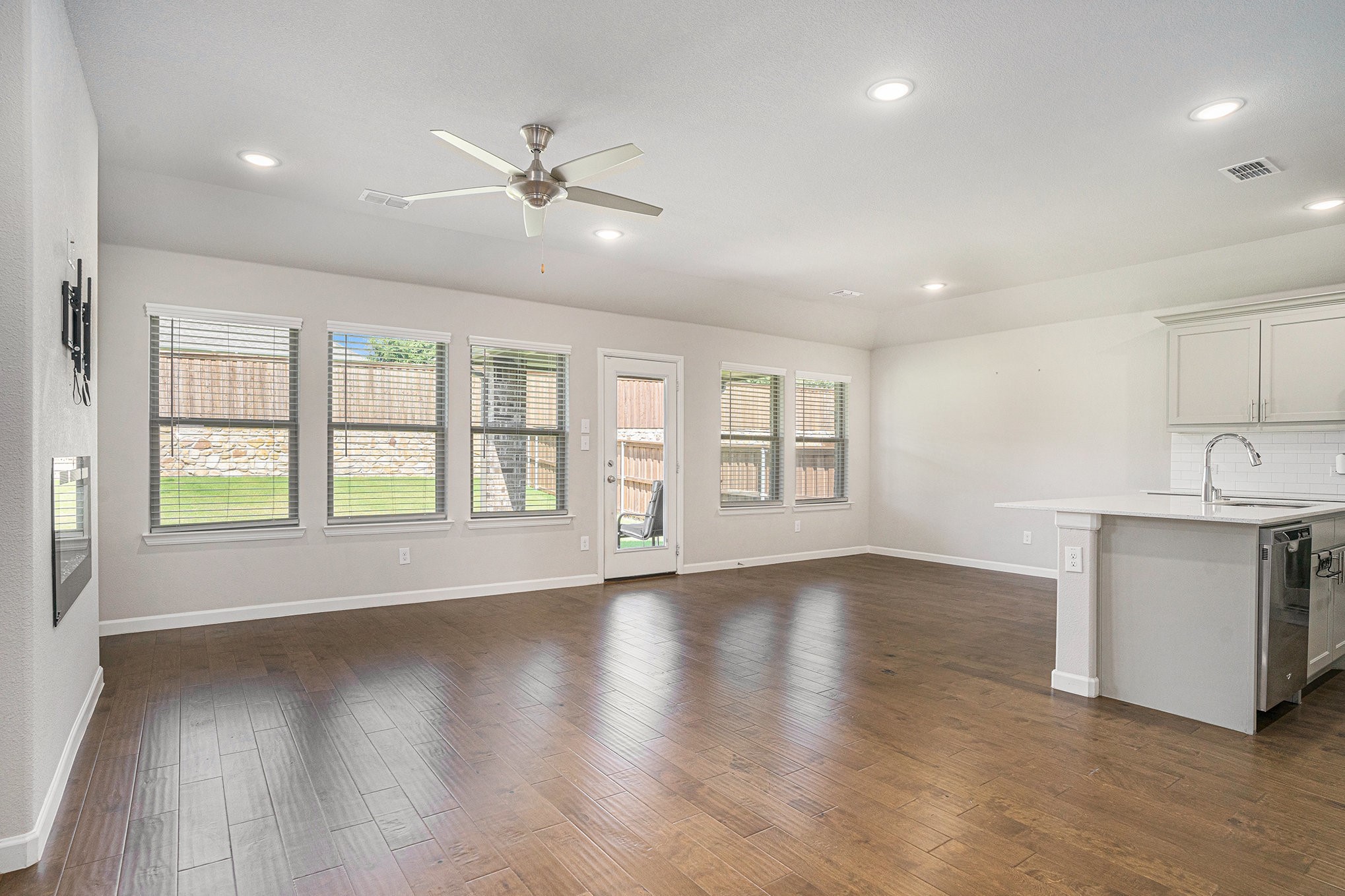 5528 Santa Elena Court