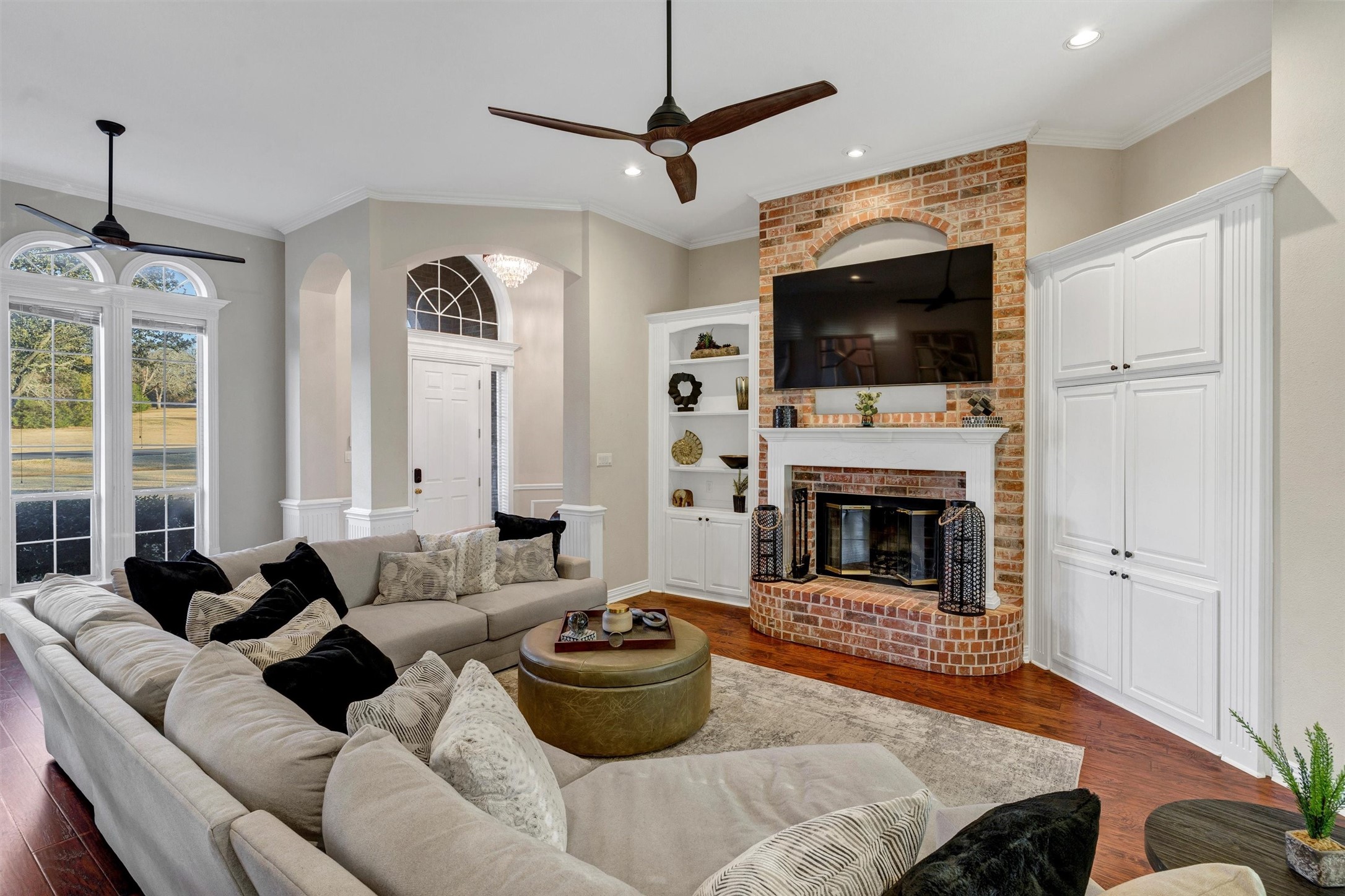 144 Hillside Drive E
