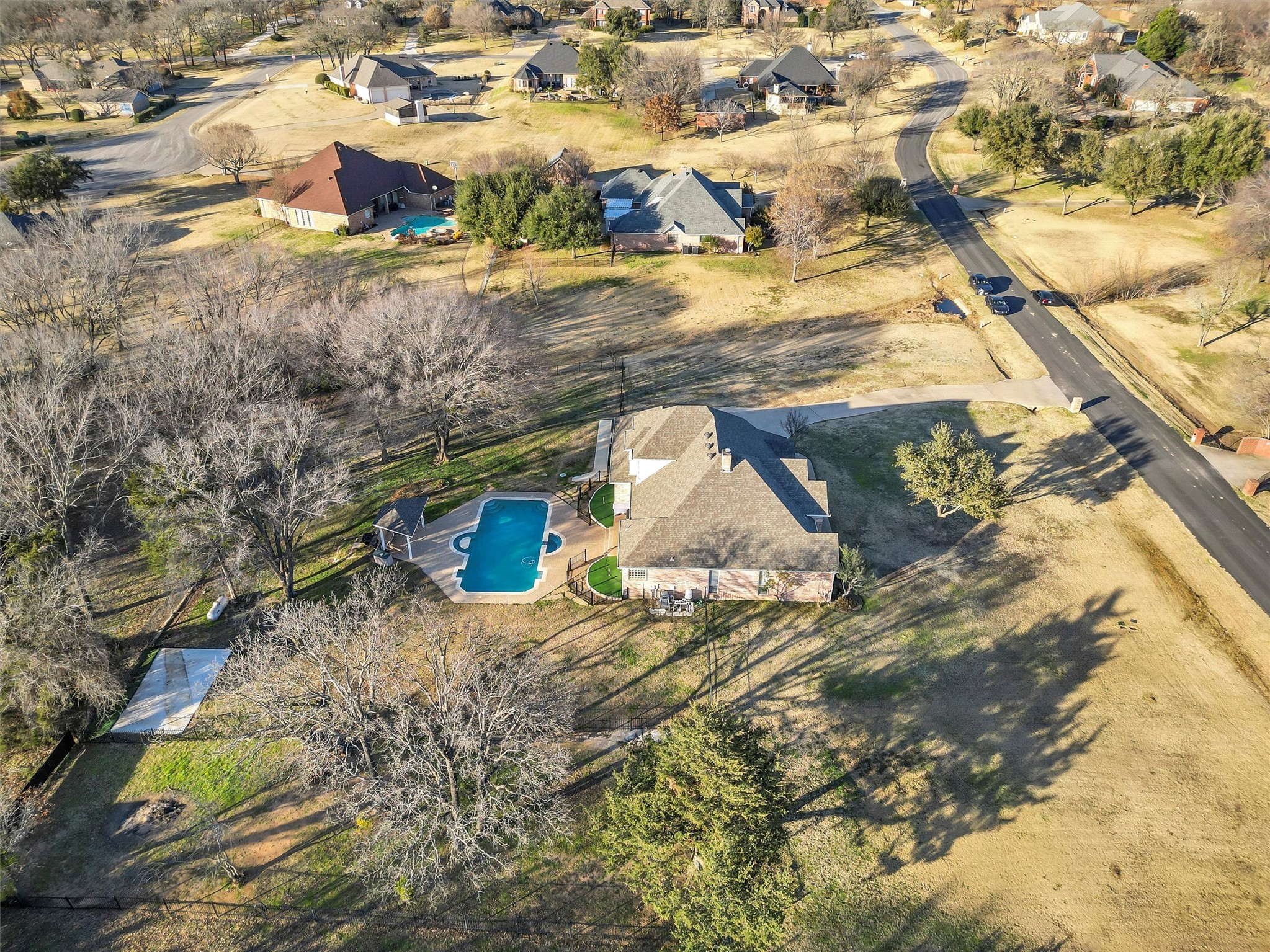 144 Hillside Drive E
