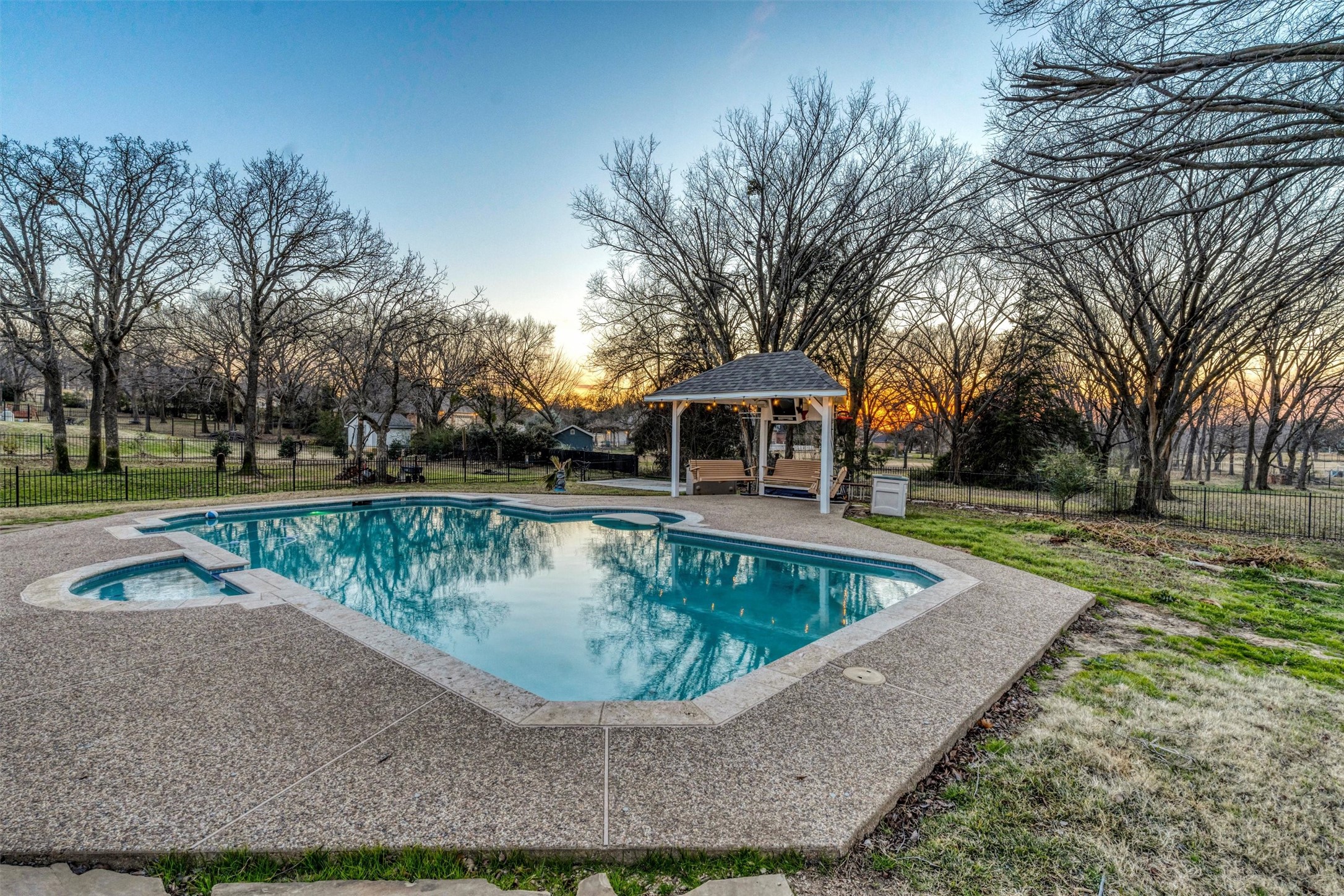 144 Hillside Drive E