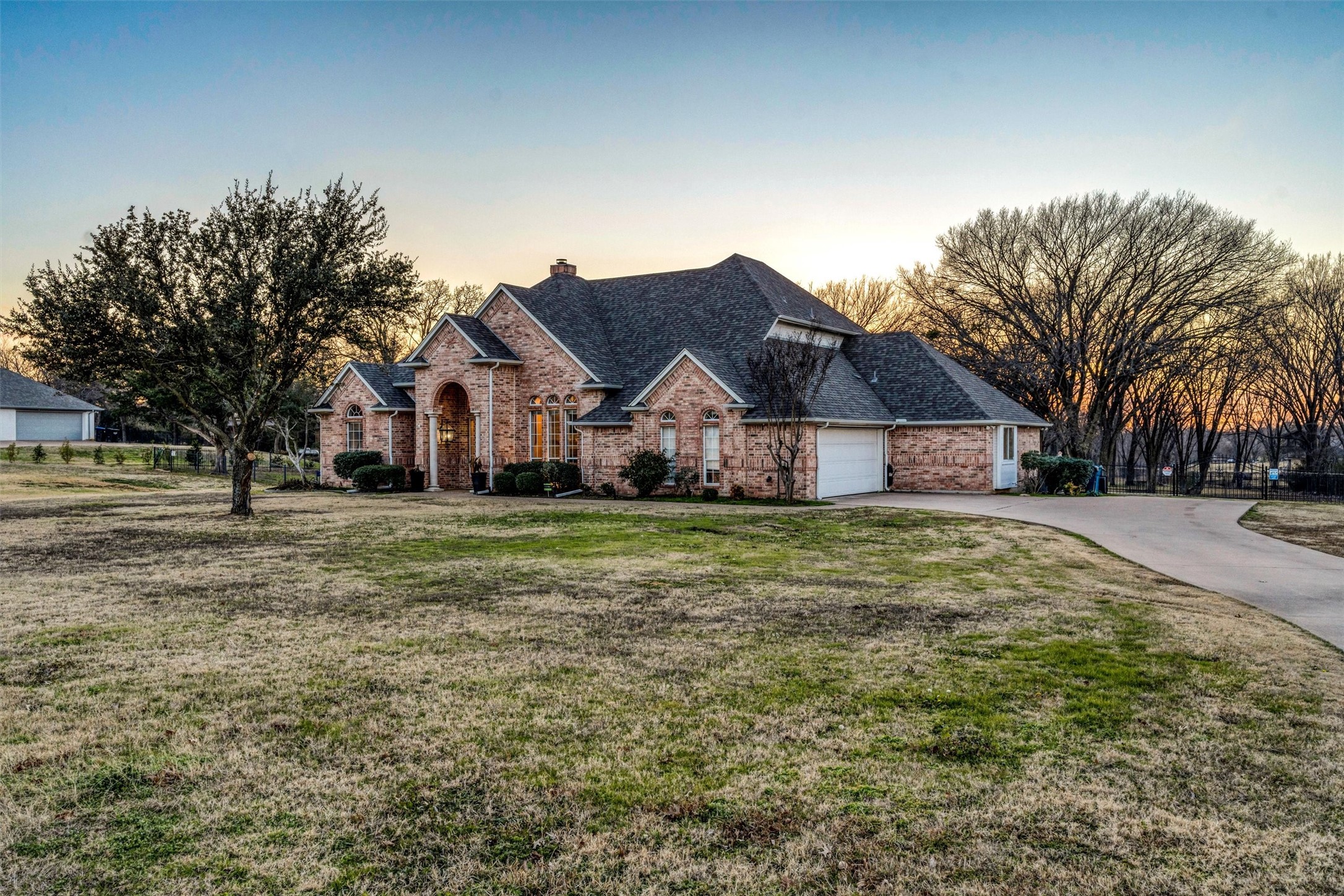 144 Hillside Drive E