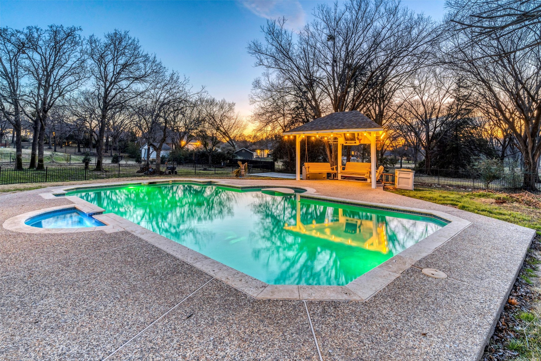 144 Hillside Drive E