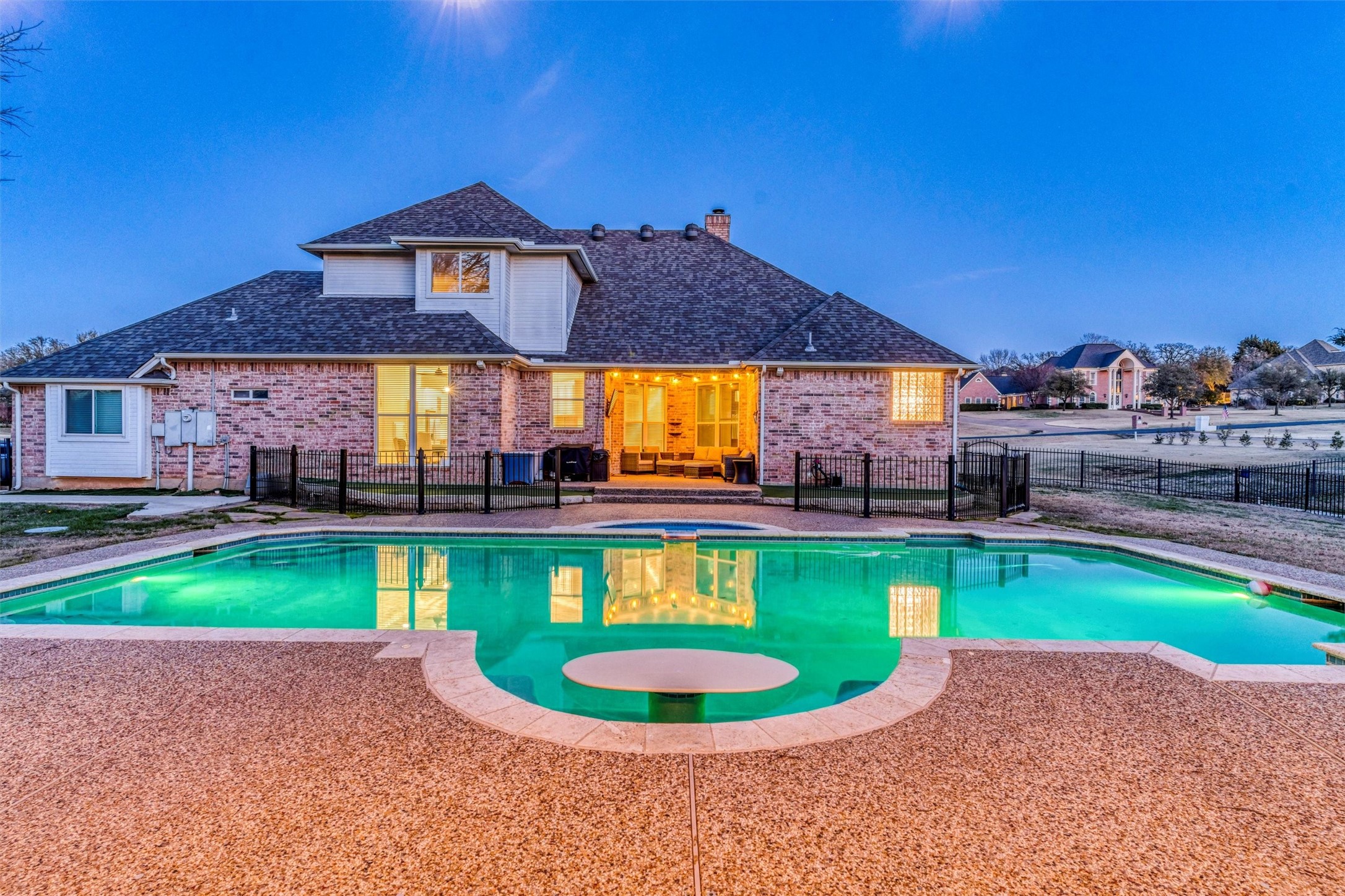 144 Hillside Drive E