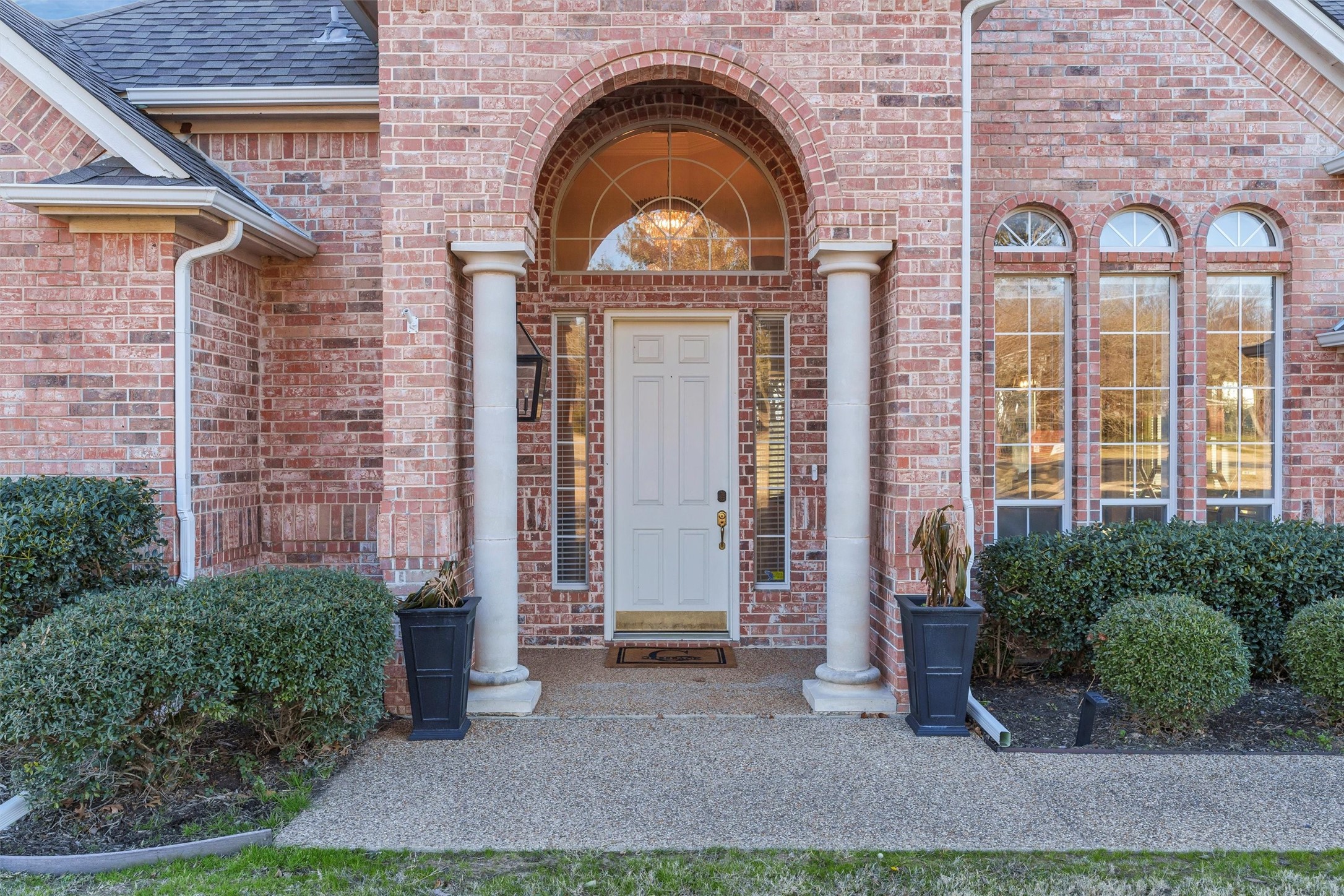 144 Hillside Drive E