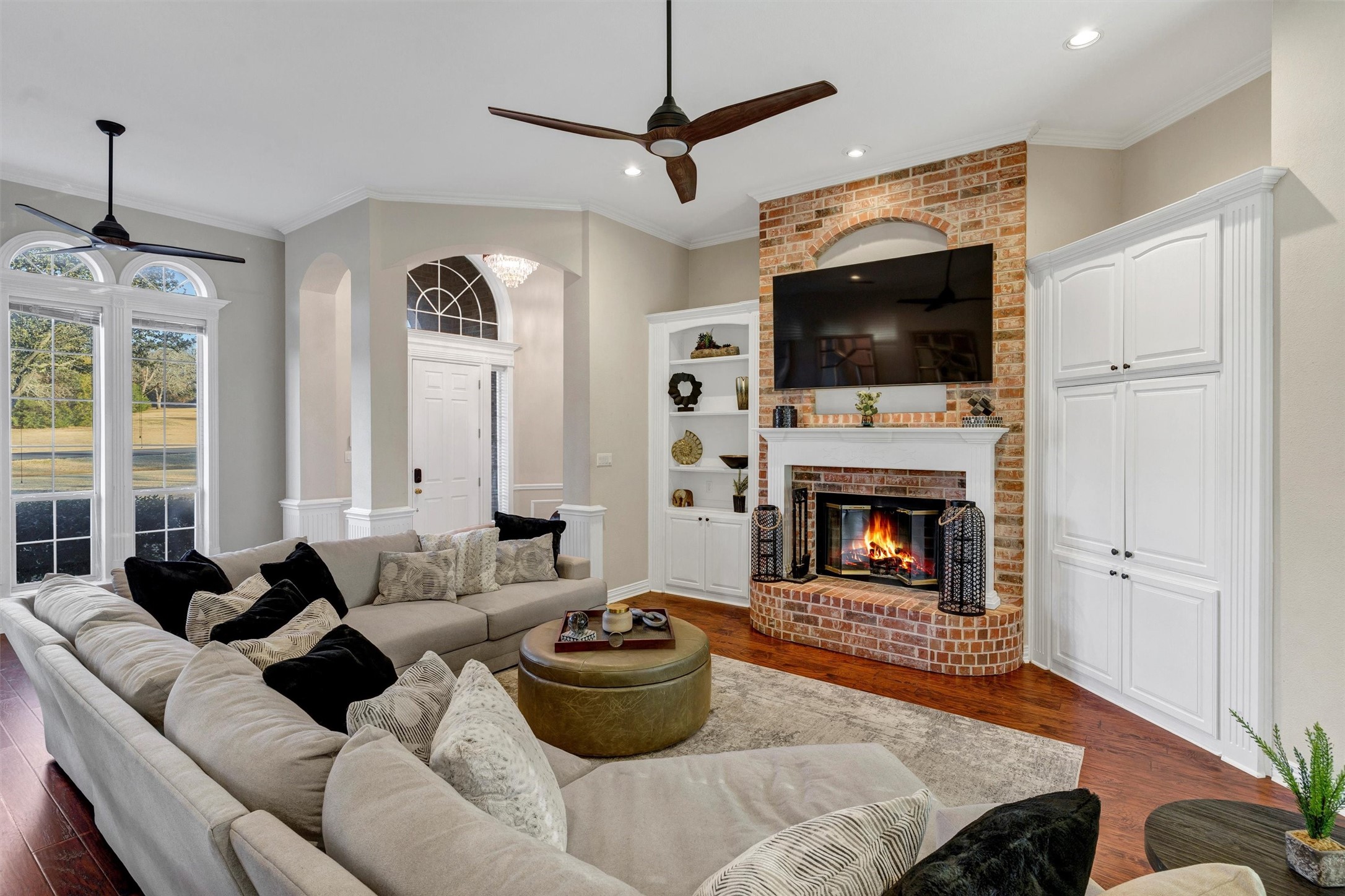 144 Hillside Drive E