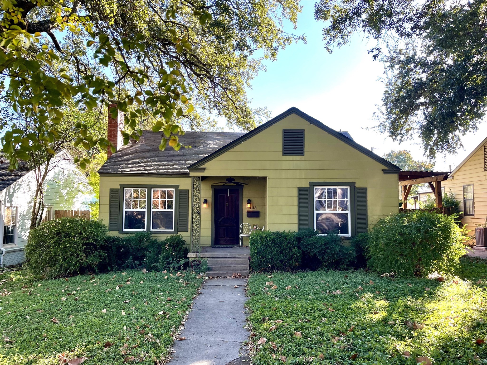 4113 Curzon Avenue