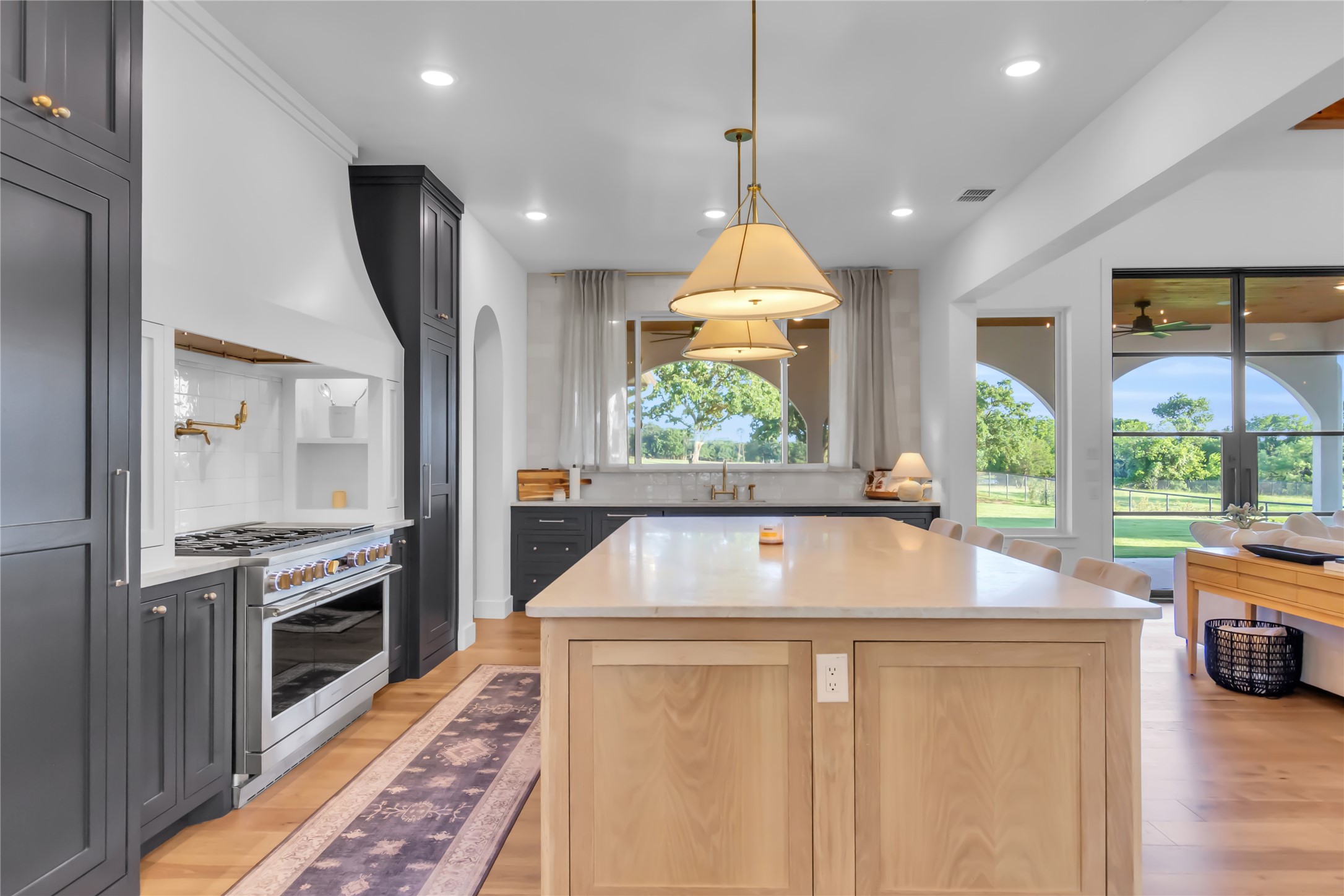 4020 Highland Oaks Lane