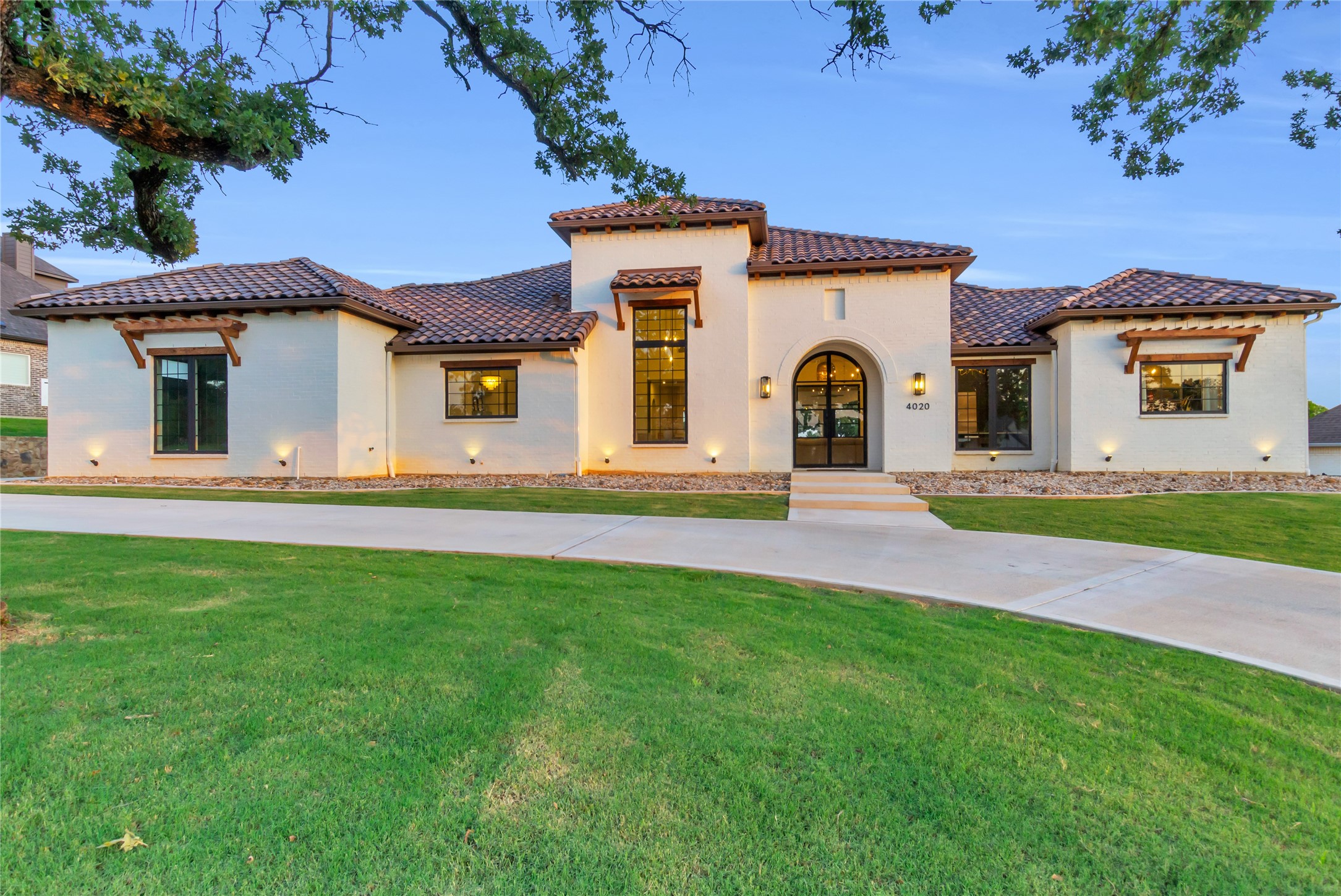 4020 Highland Oaks Lane