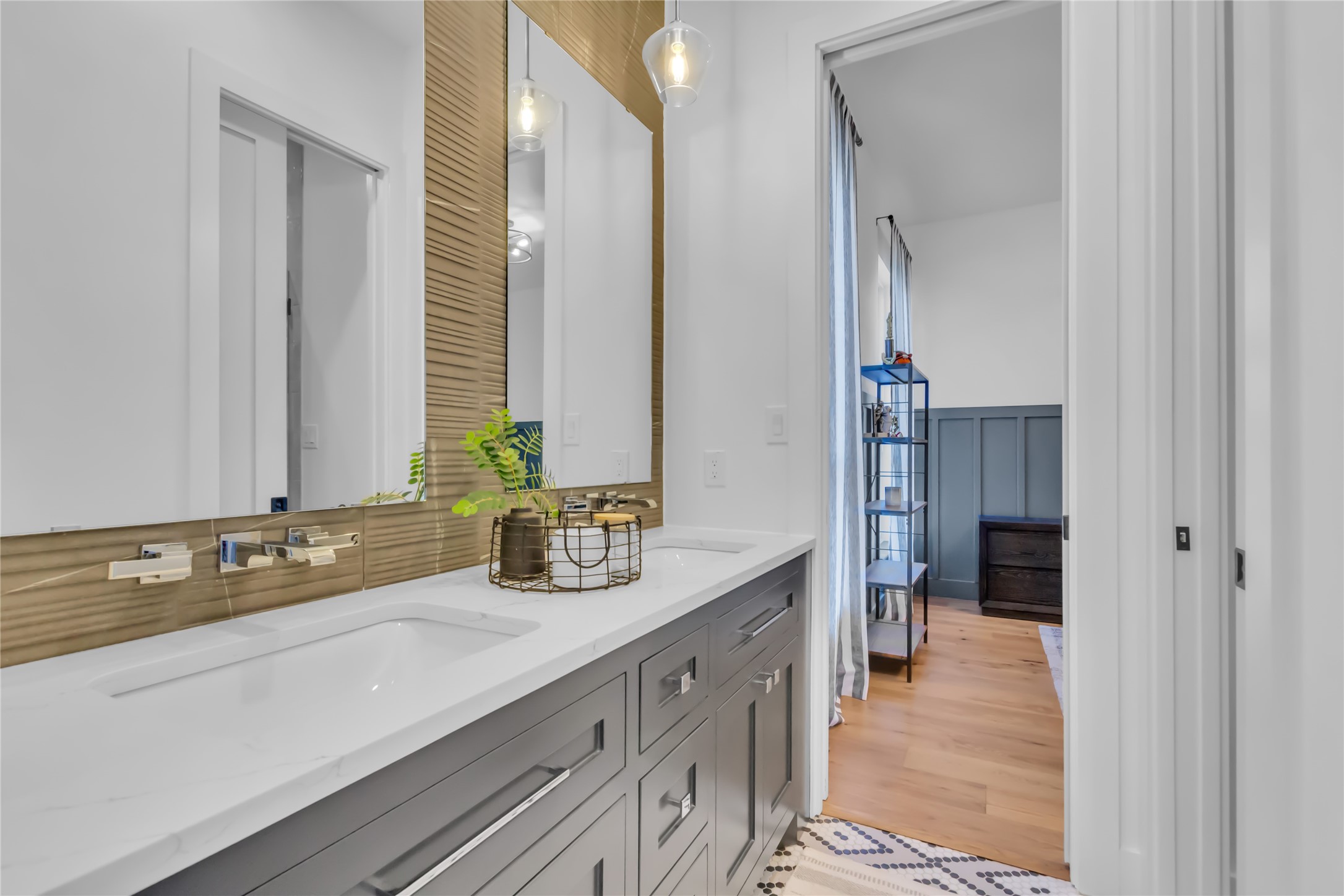 4020 Highland Oaks Lane