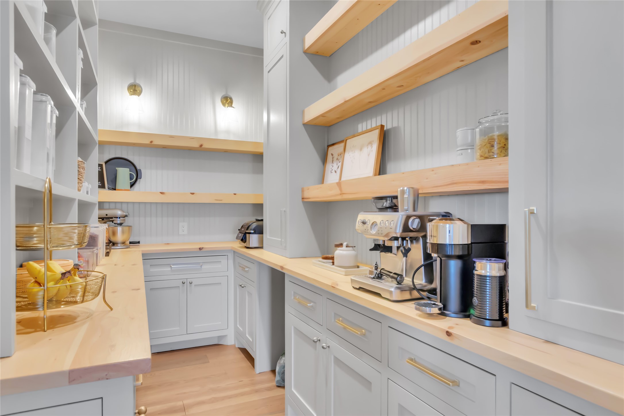 4020 Highland Oaks Lane