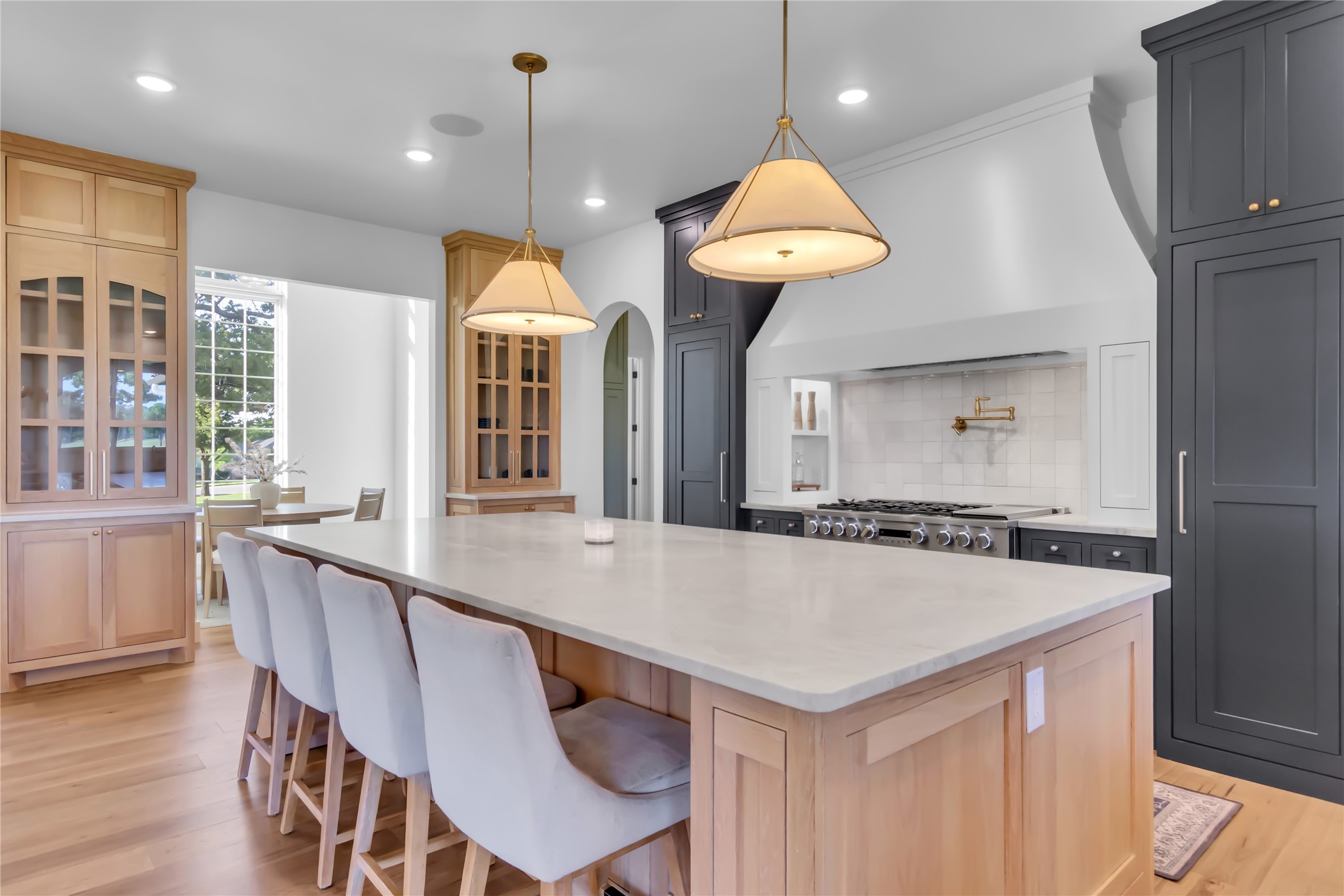 4020 Highland Oaks Lane