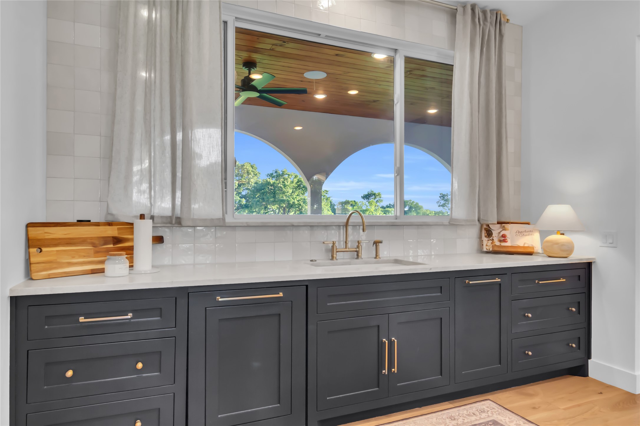 4020 Highland Oaks Lane