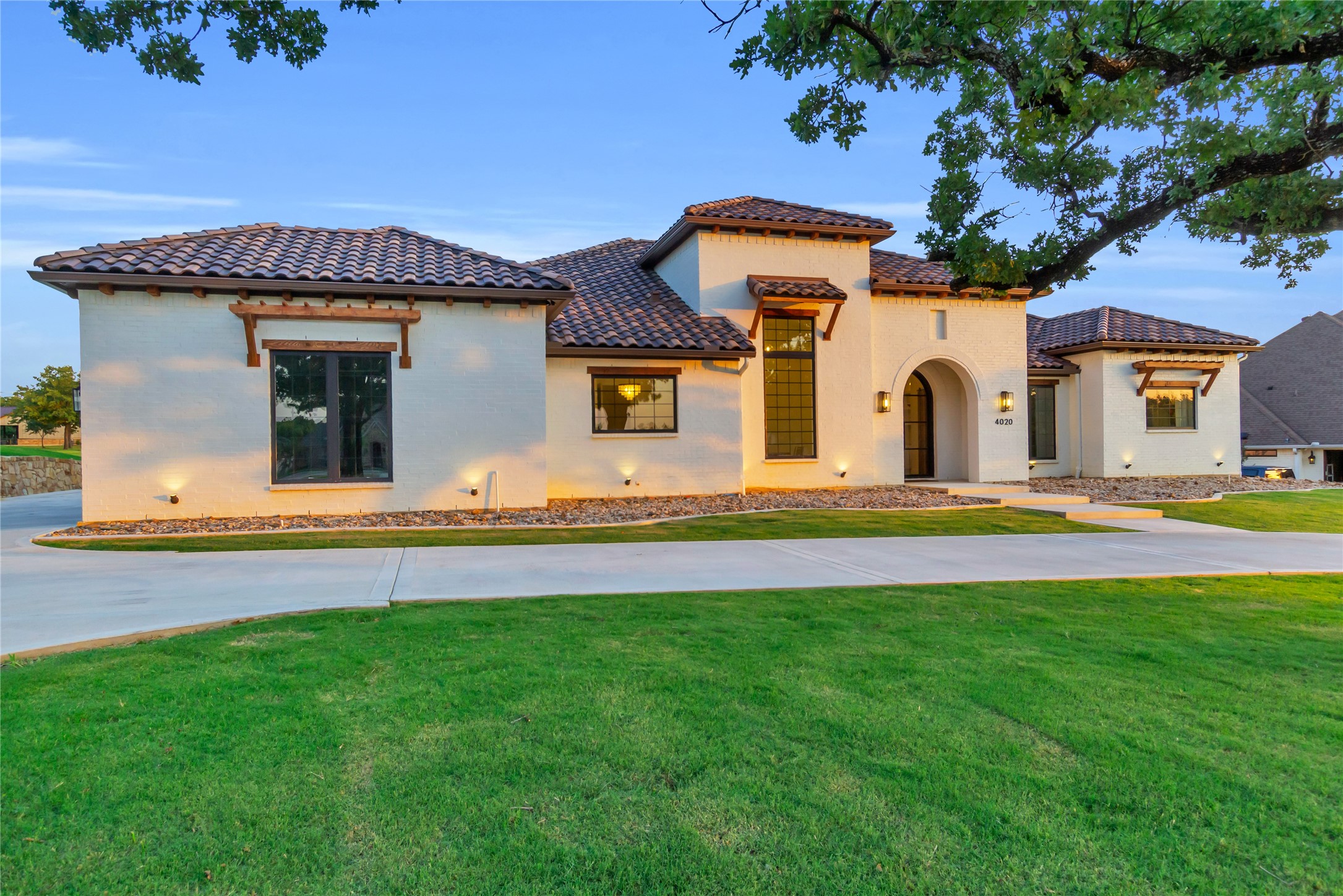 4020 Highland Oaks Lane