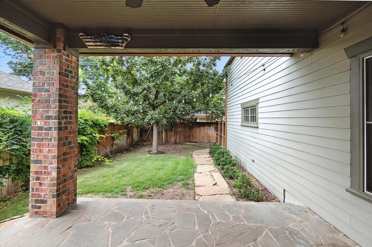3328 W 4th Street