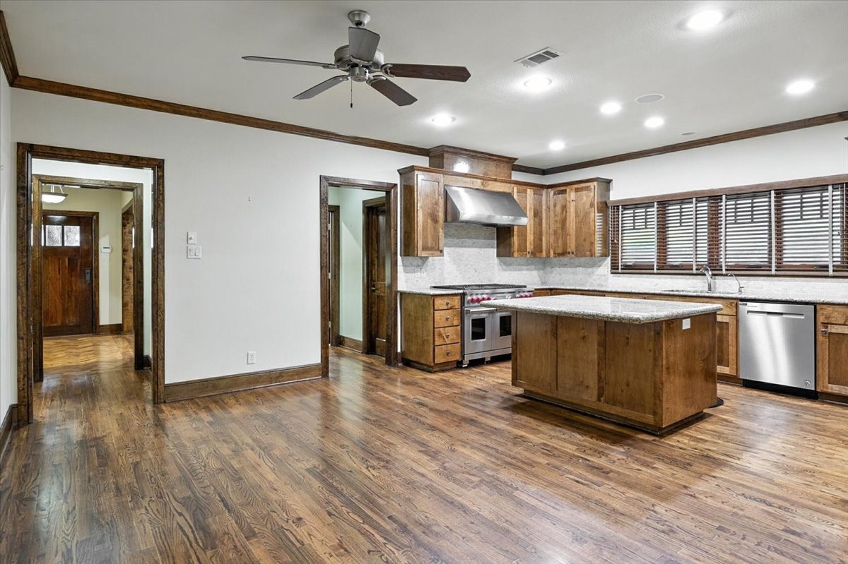 3328 W 4th Street