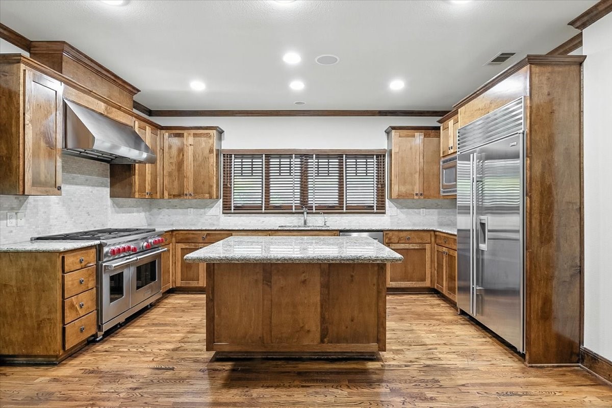 3328 W 4th Street