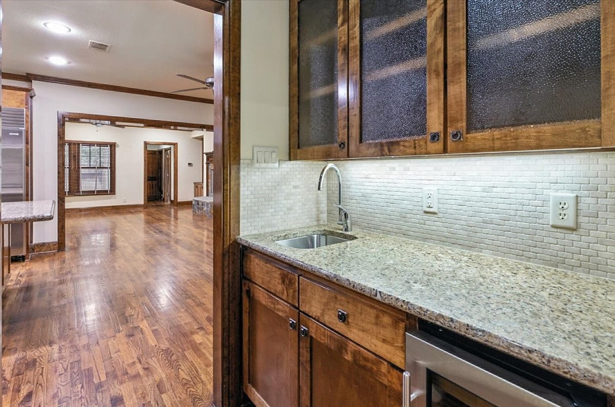 3328 W 4th Street