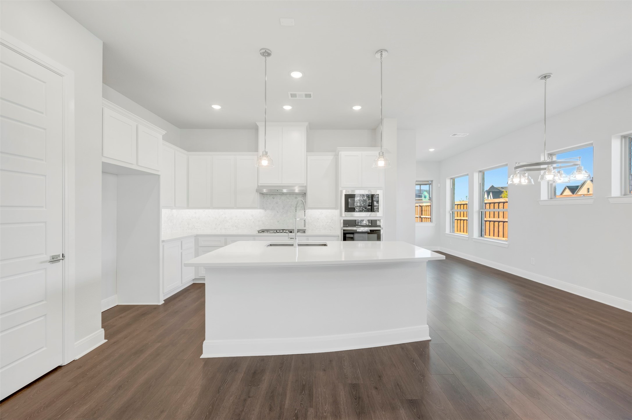 2204 Rolling Oaks Drive