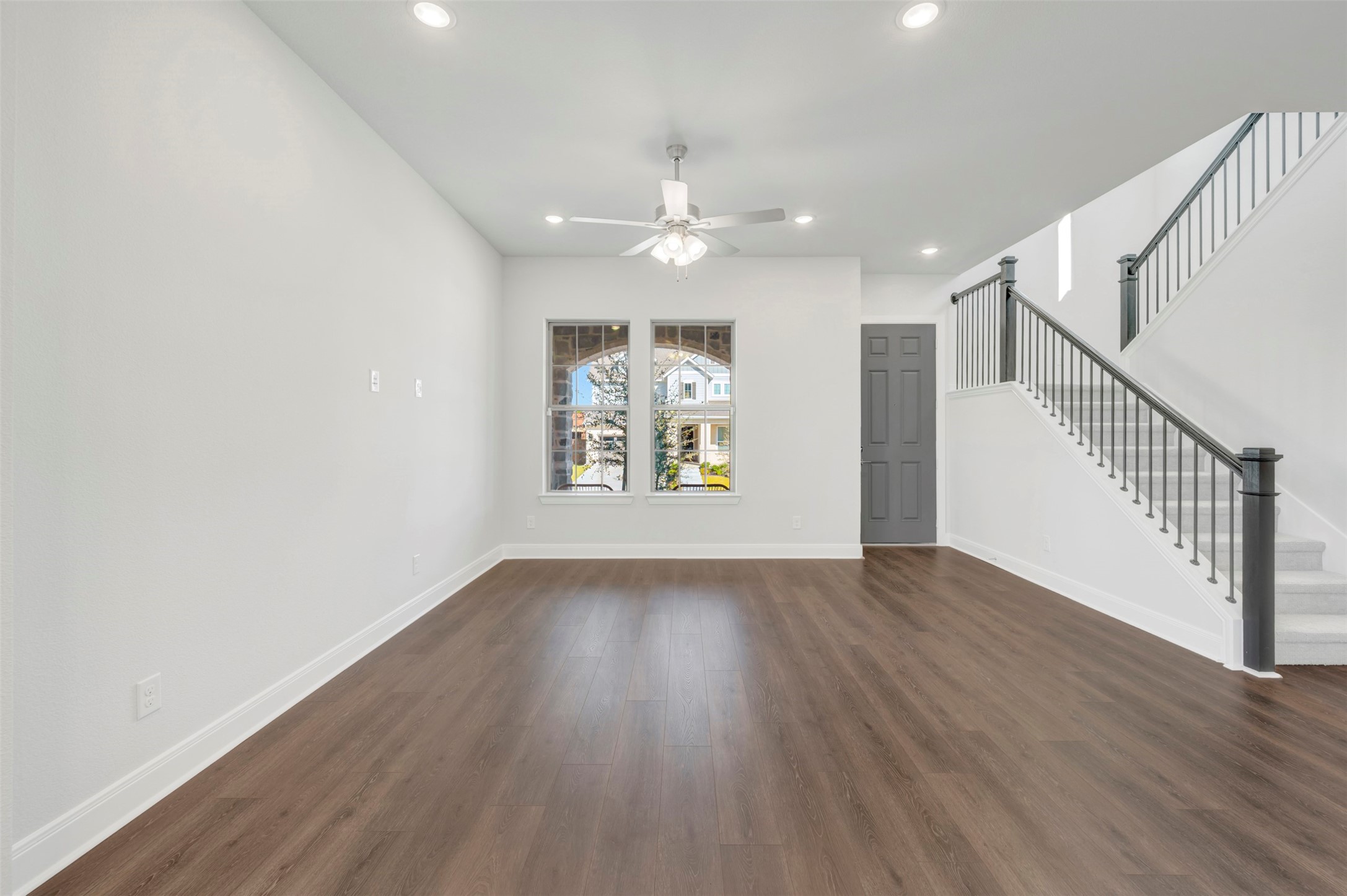 2204 Rolling Oaks Drive