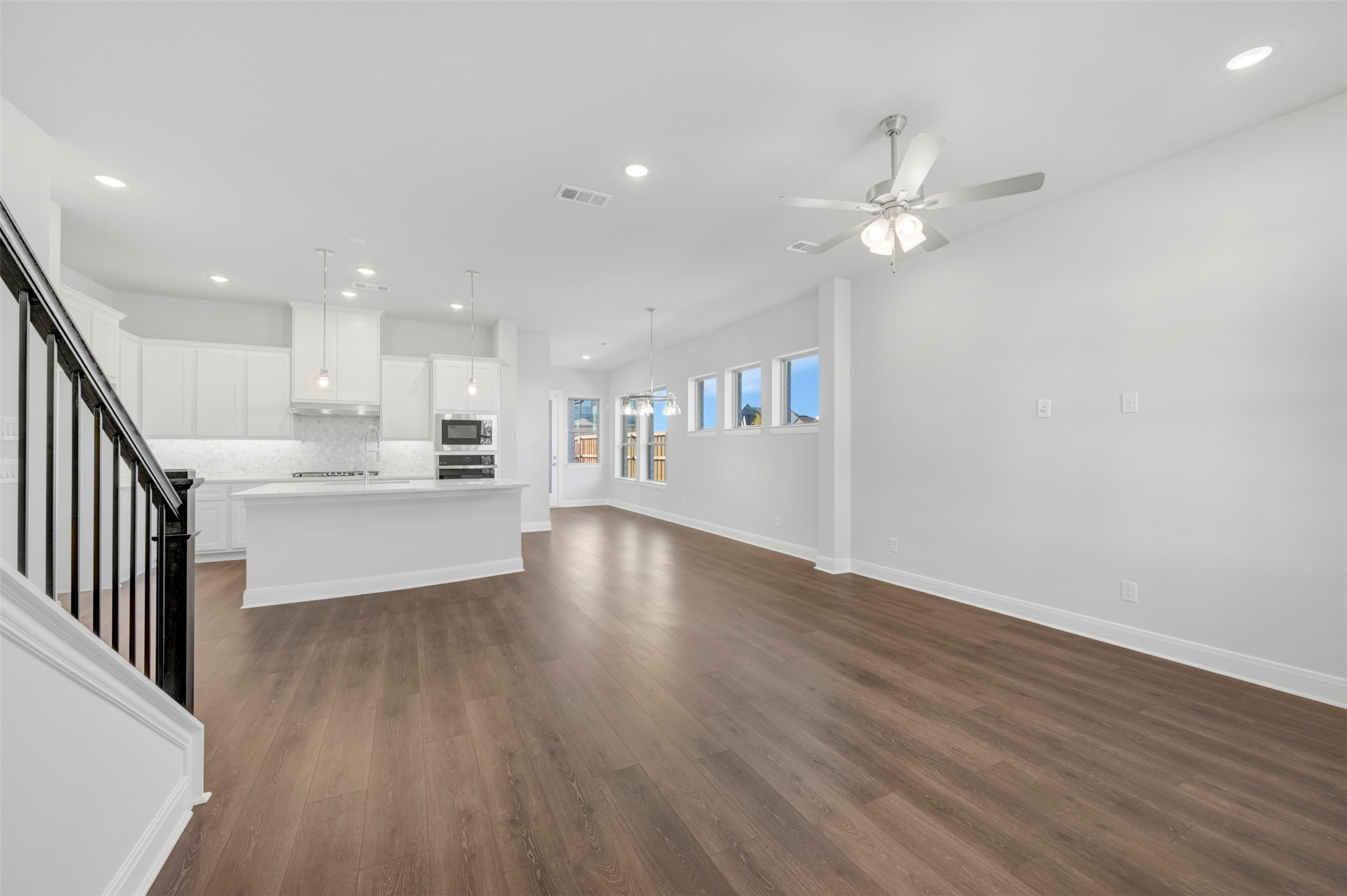 2204 Rolling Oaks Drive