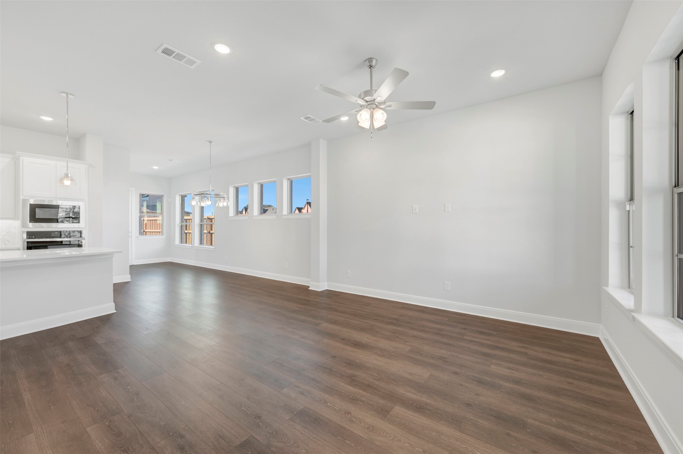 2204 Rolling Oaks Drive
