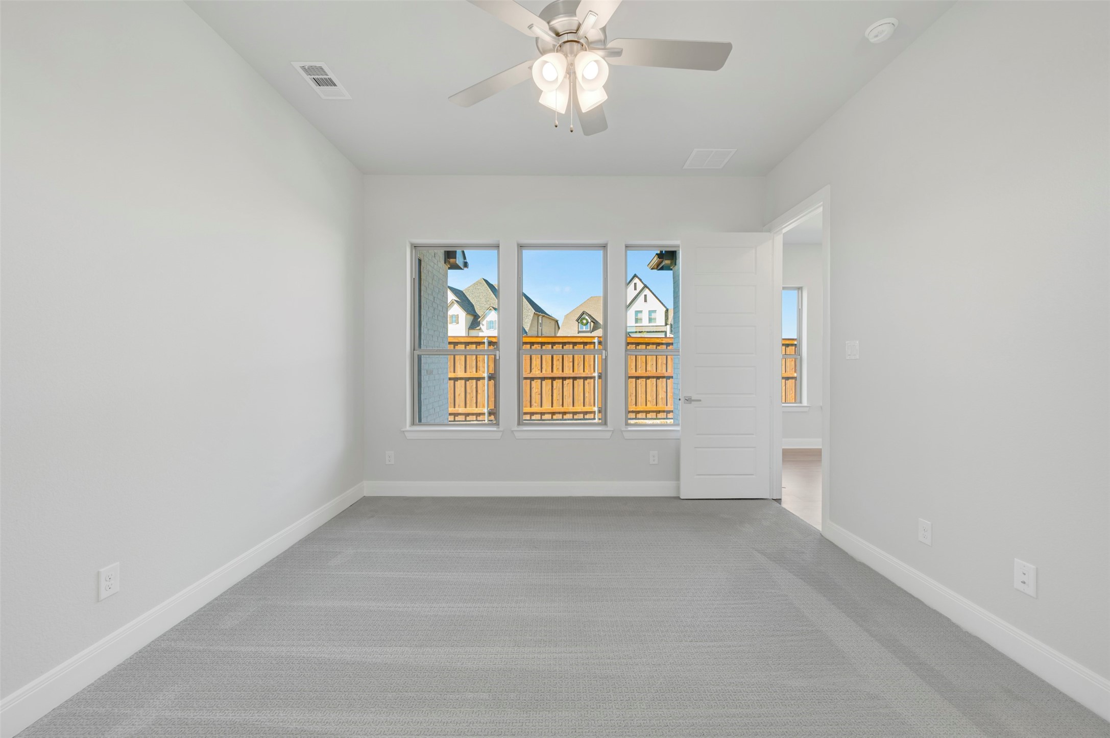 2204 Rolling Oaks Drive