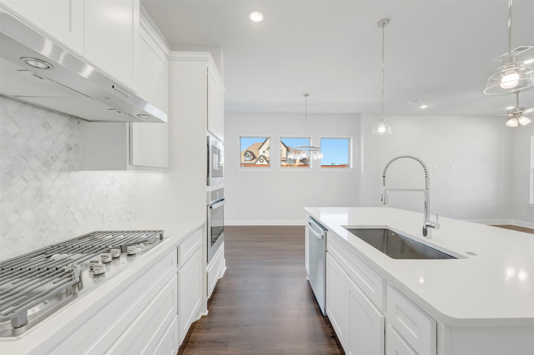 2204 Rolling Oaks Drive