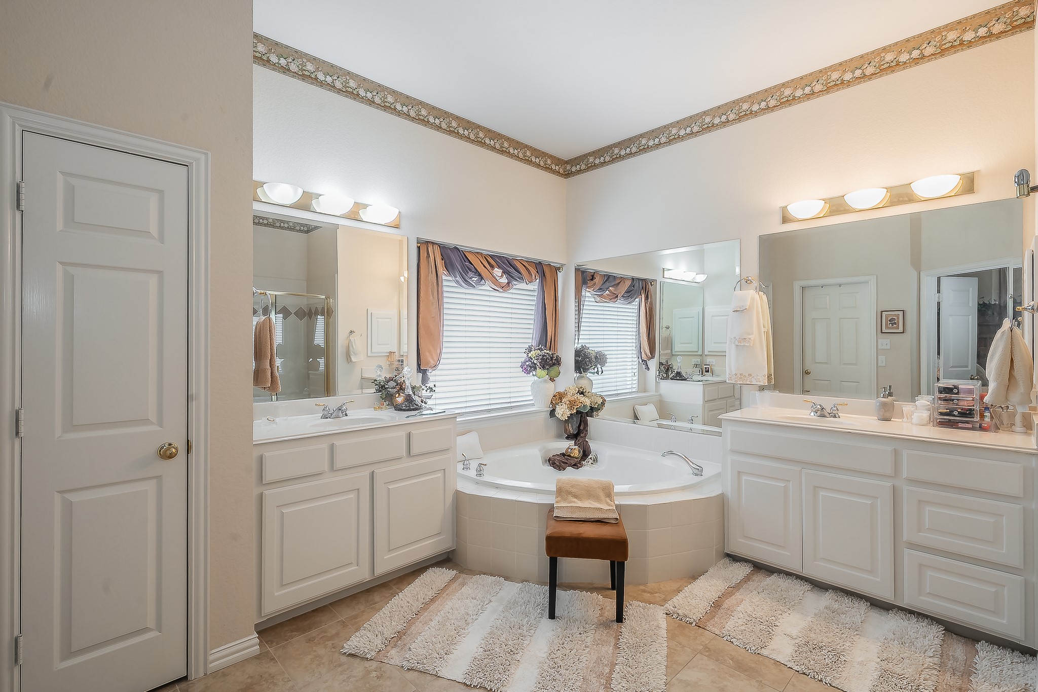 2404 Aramic Court