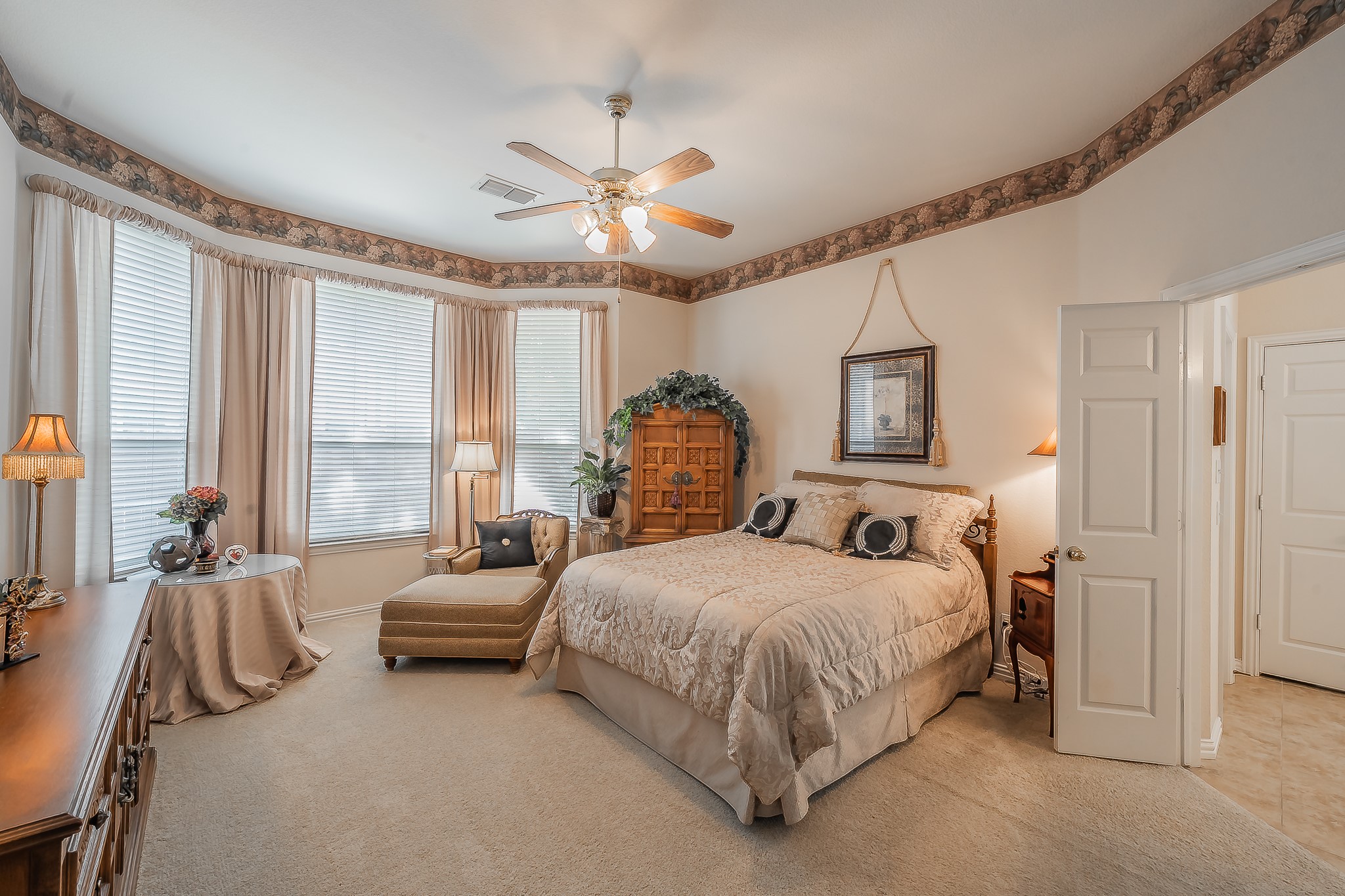 2404 Aramic Court