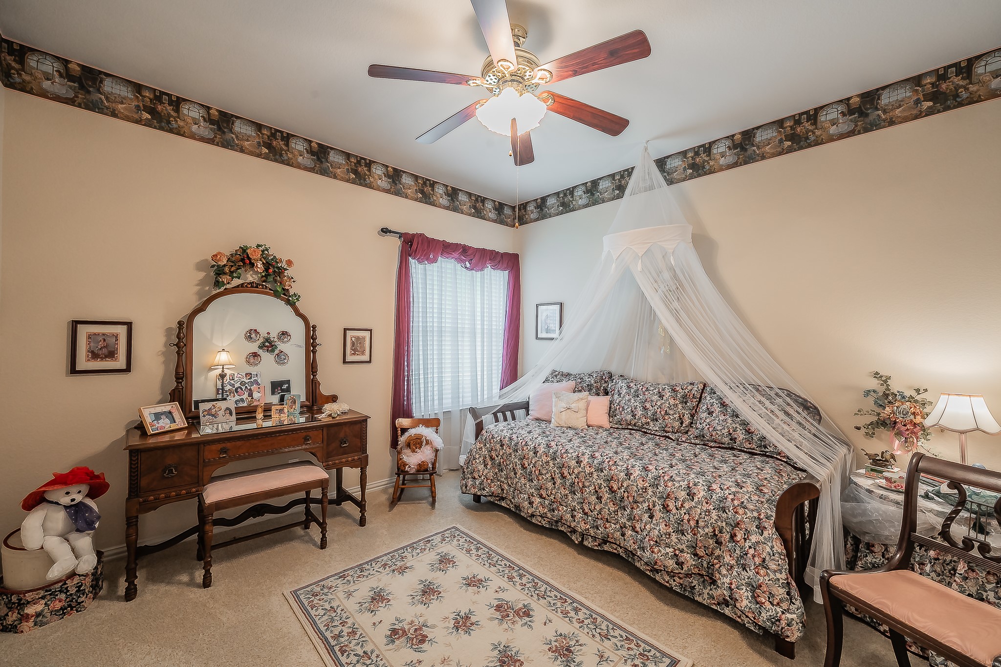 2404 Aramic Court