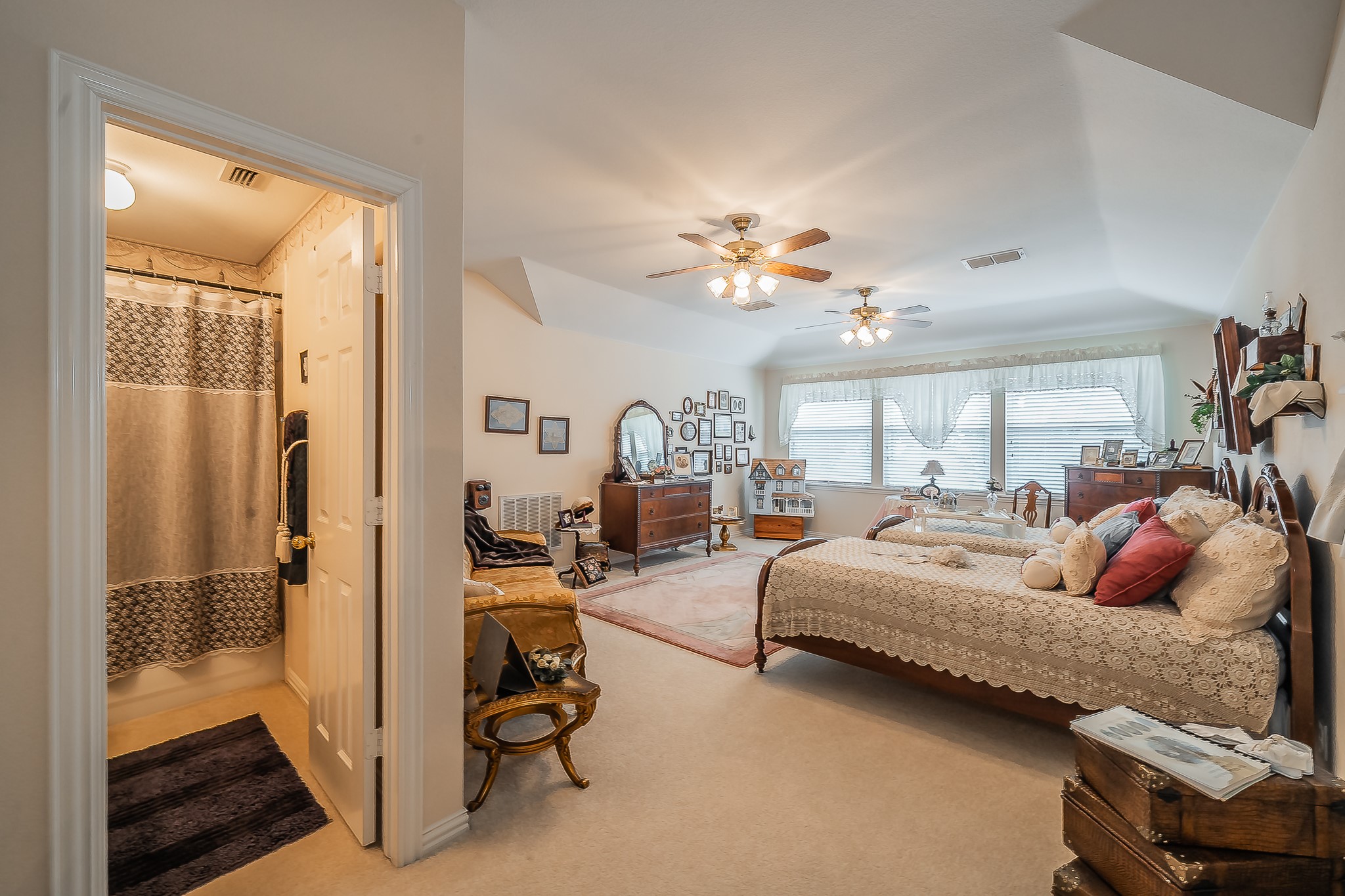 2404 Aramic Court