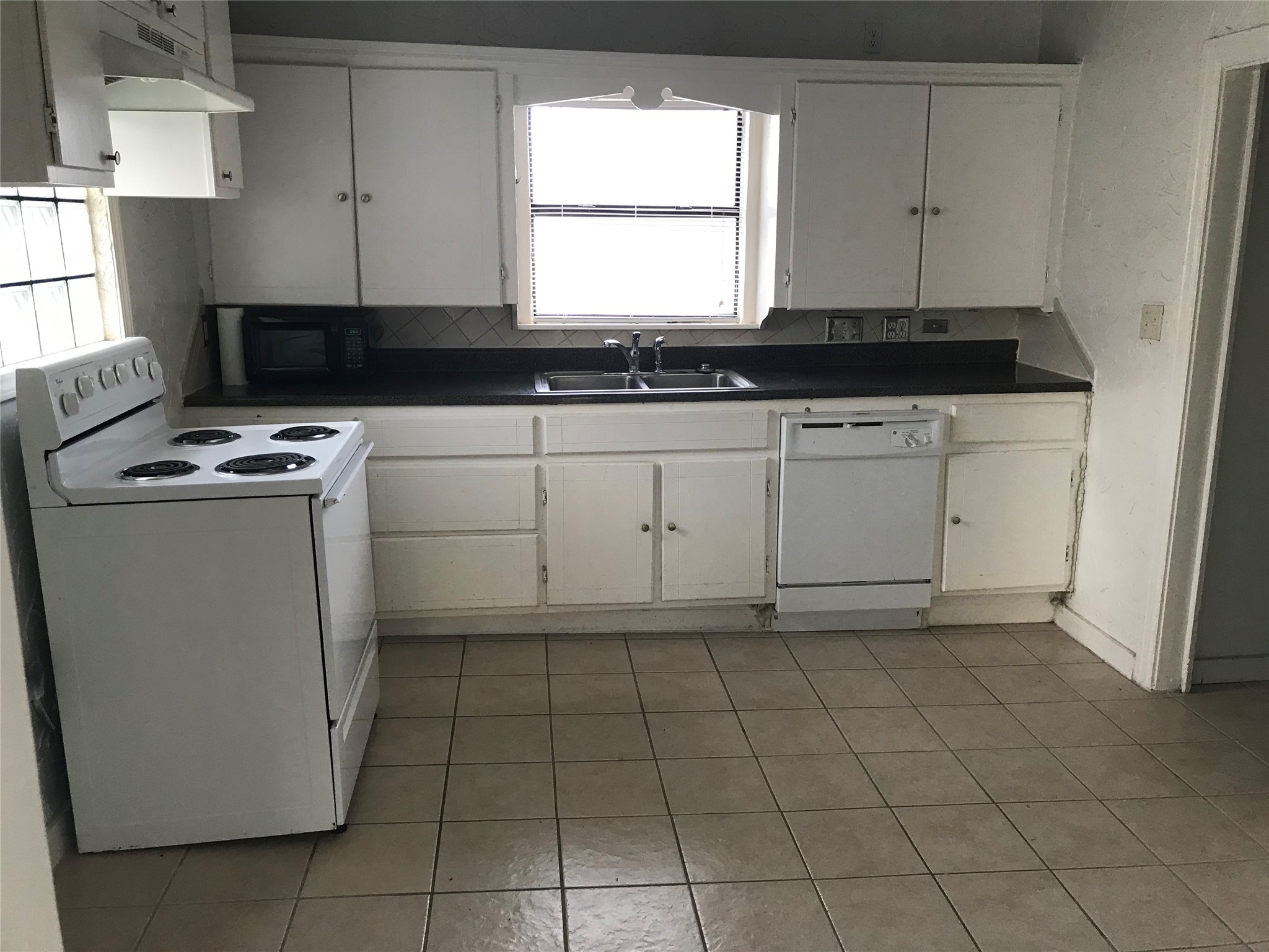 813 W 8th Street 2