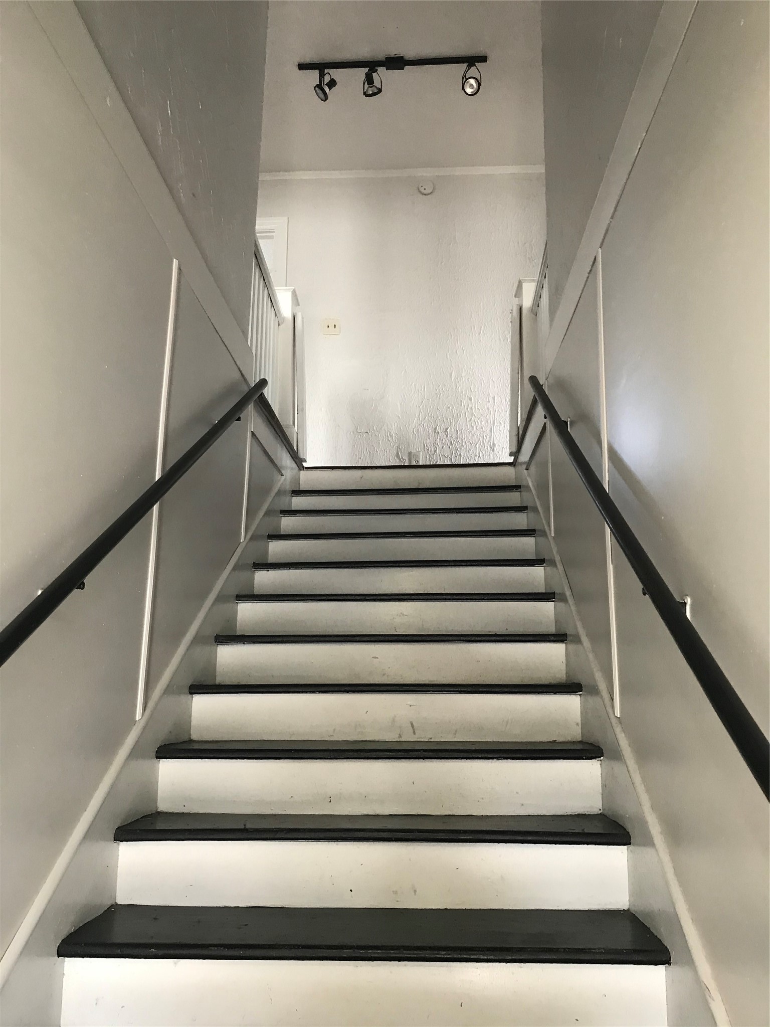 813 W 8th Street 2