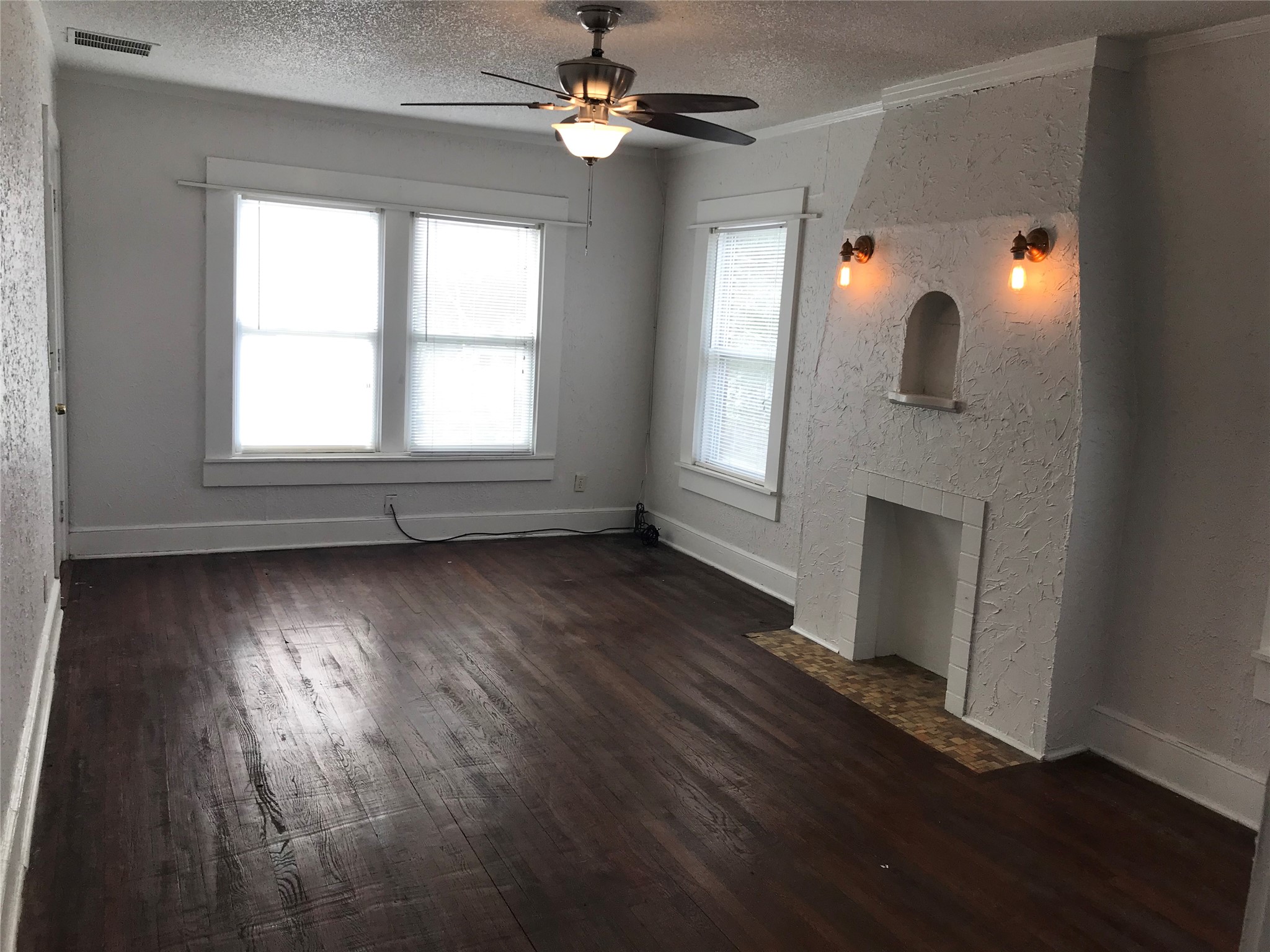 813 W 8th Street 2