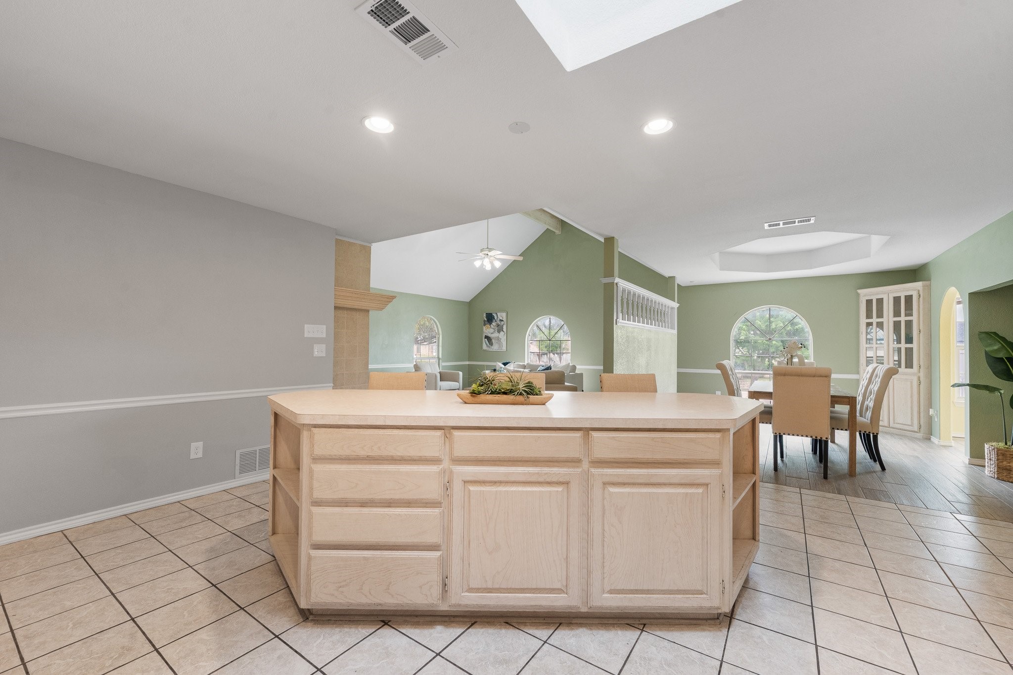 639 S Rough Creek Court