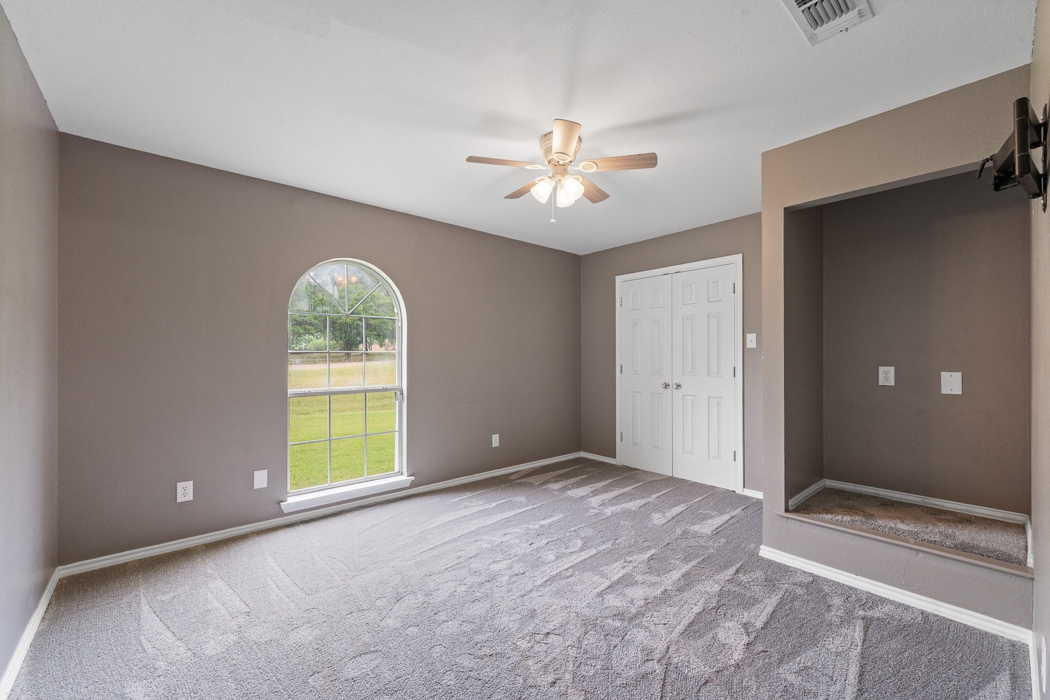639 S Rough Creek Court