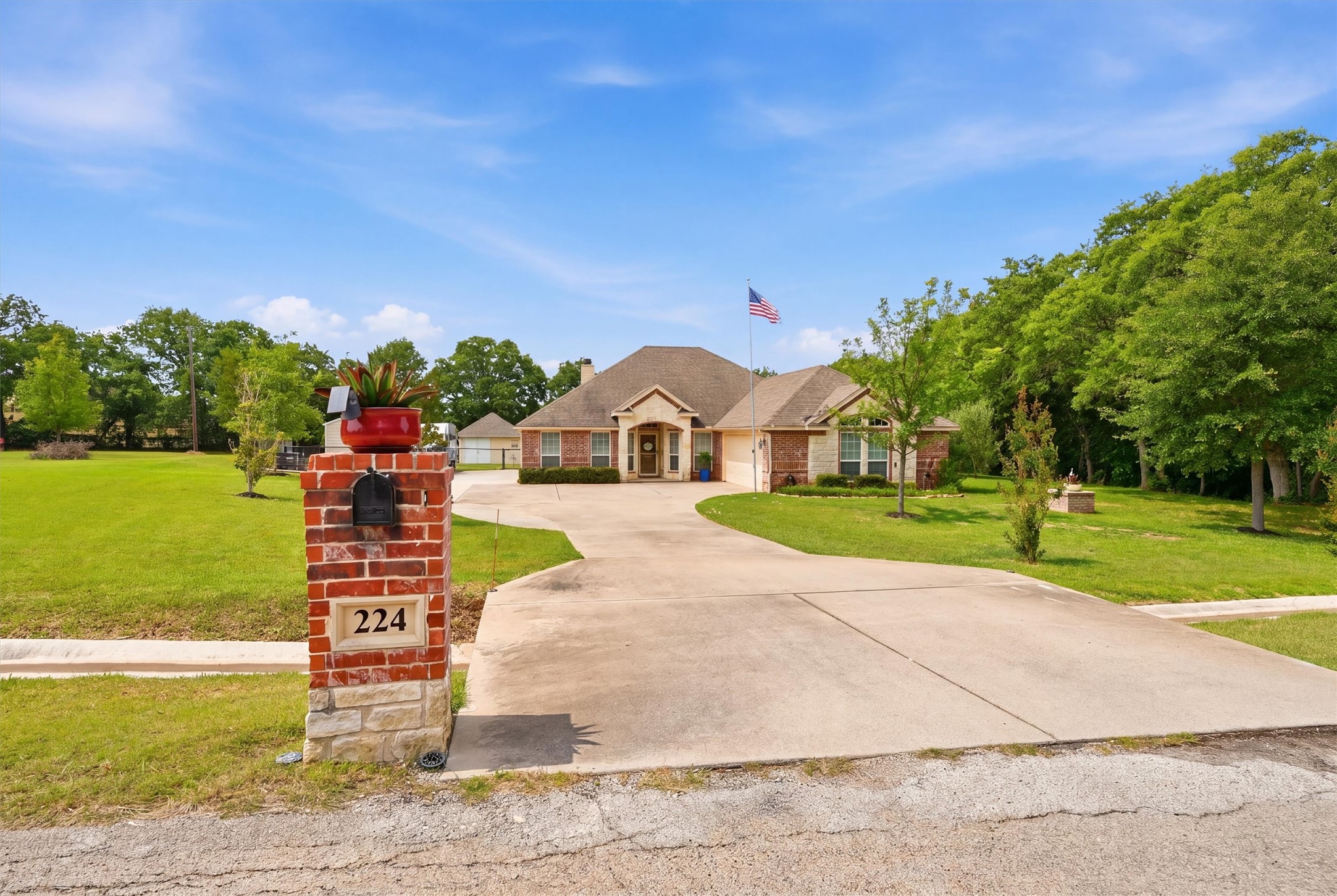 224 Hidden Creek Loop