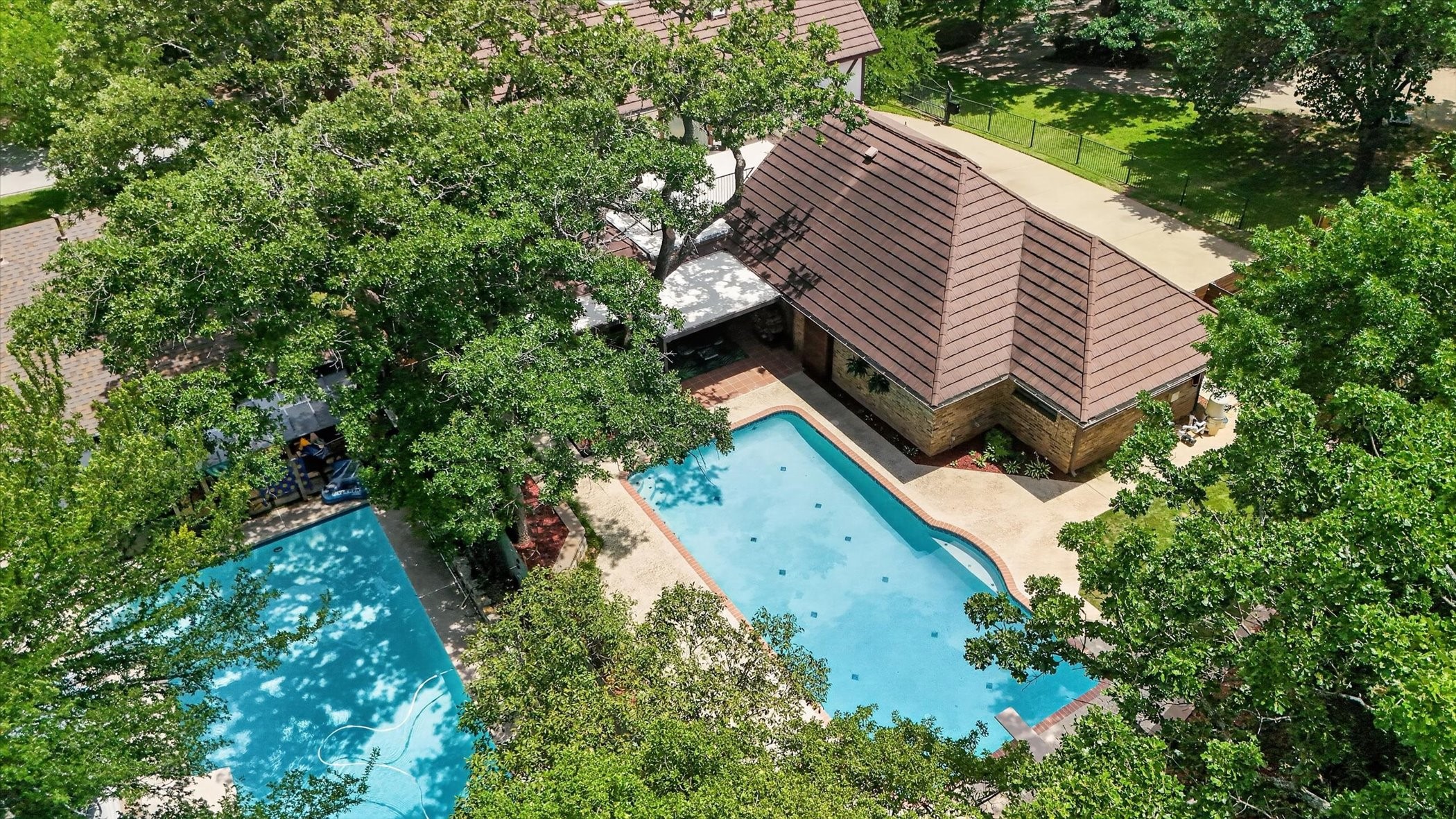 2304 Wakeforest Court